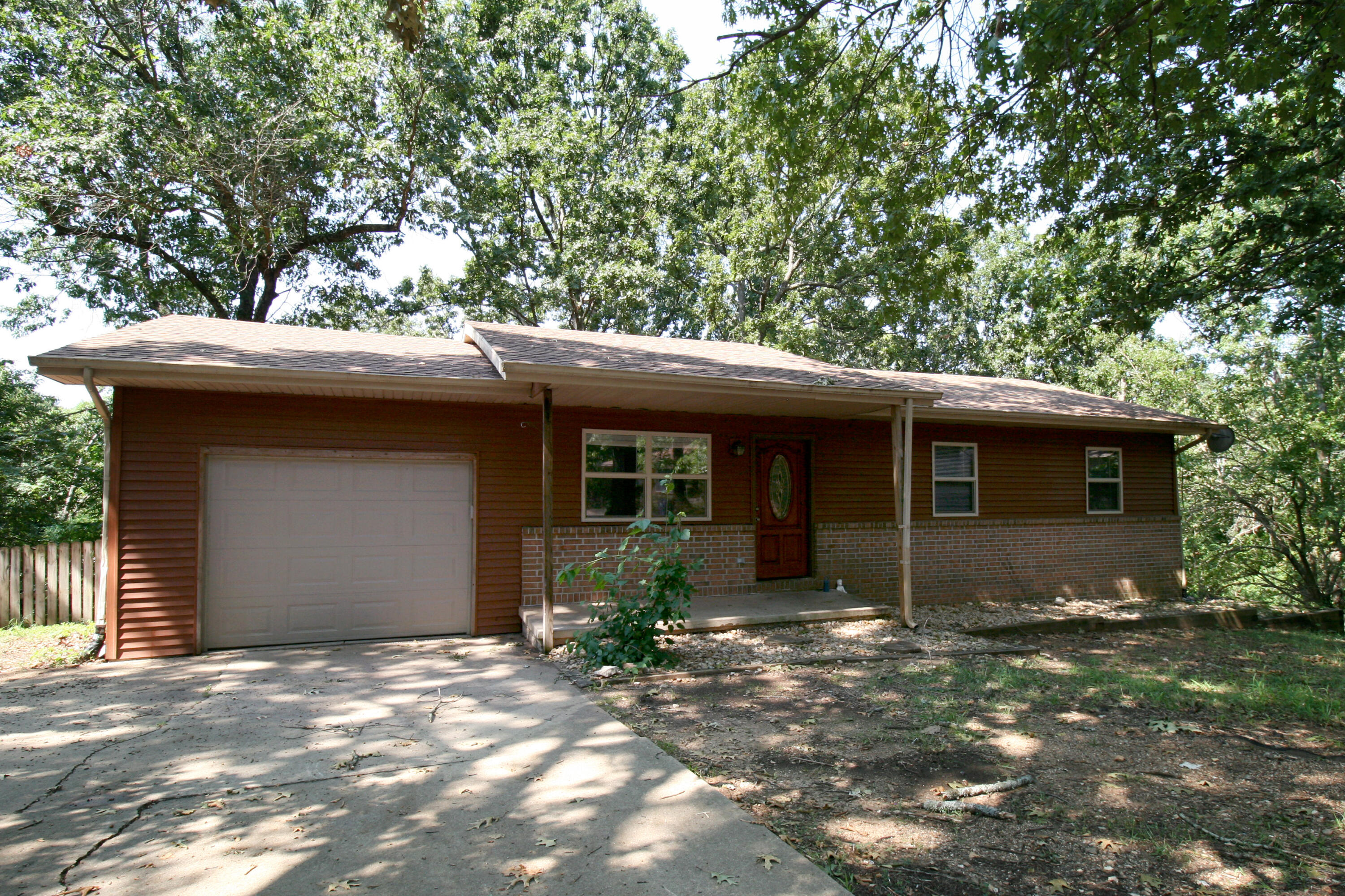 1201 E East 1
