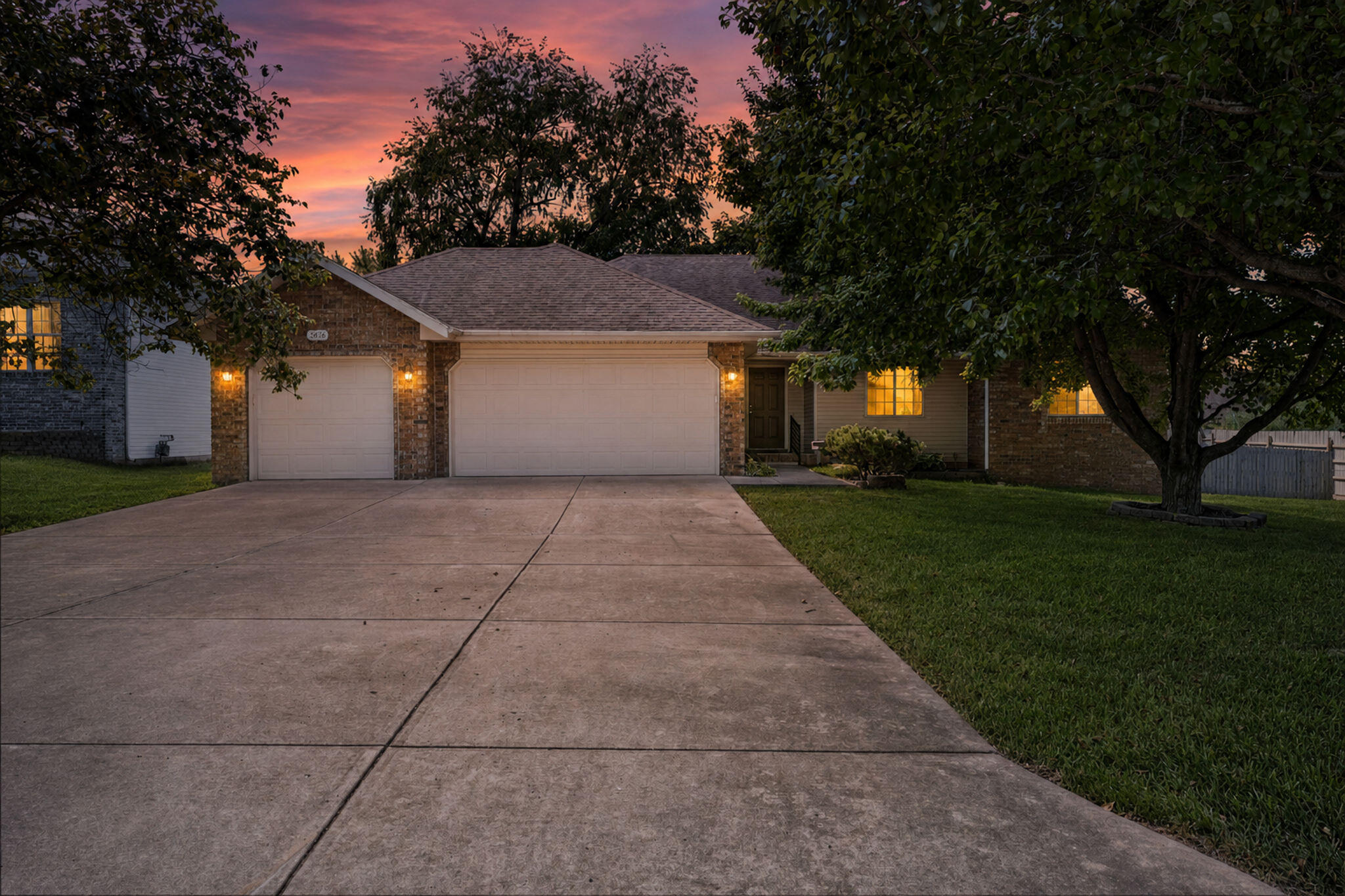 3676 W Kingsley 1