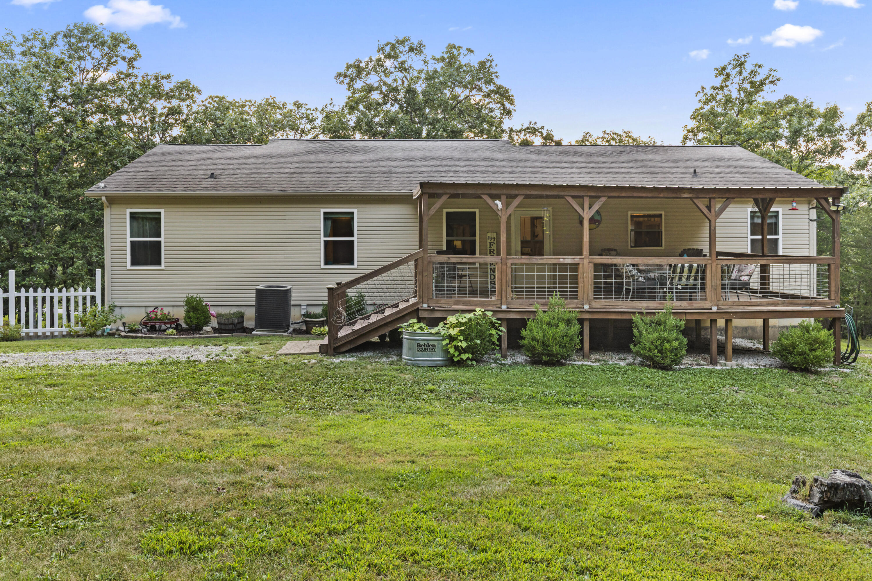 18275 New Hermitage 1