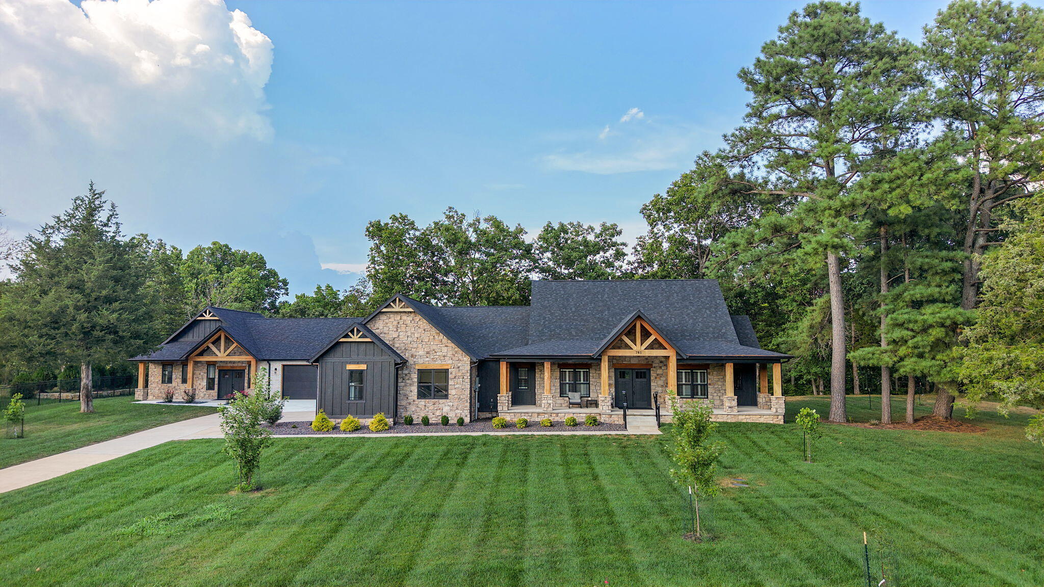 781 Seven Pines