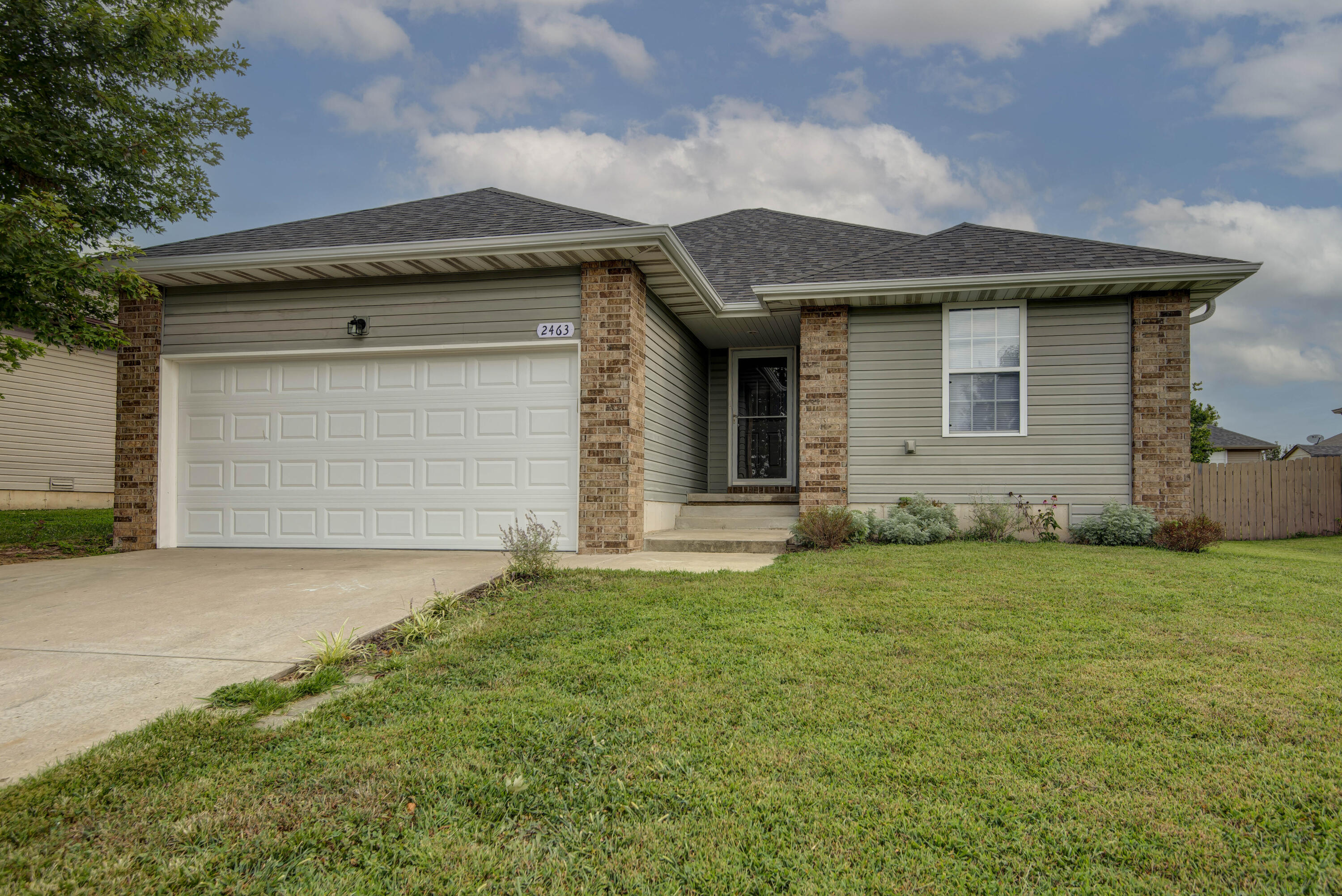 2463 W Cedar Creek 1