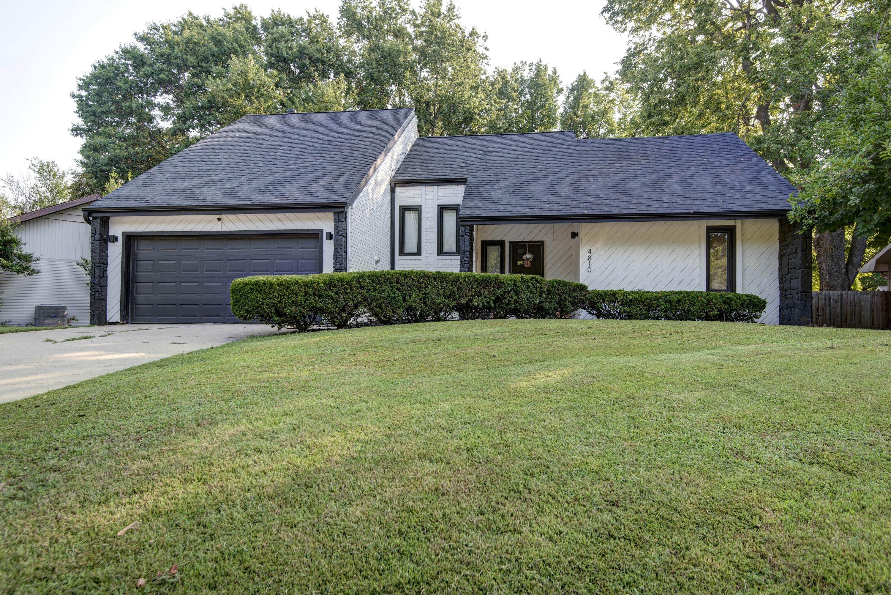 4810 S Warwick 1