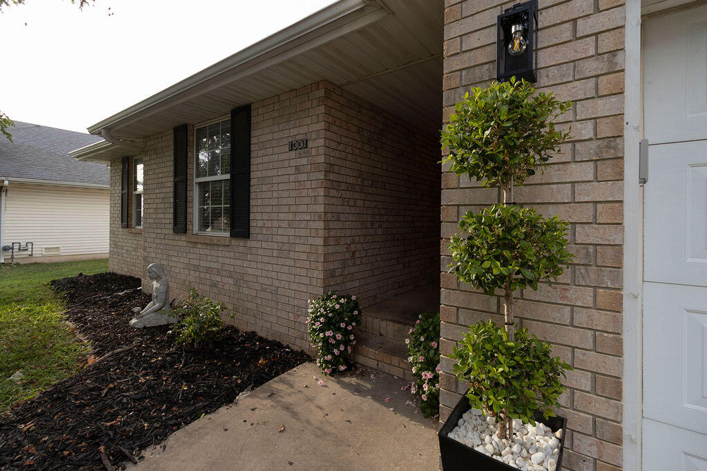 1331 W Turnberry 1