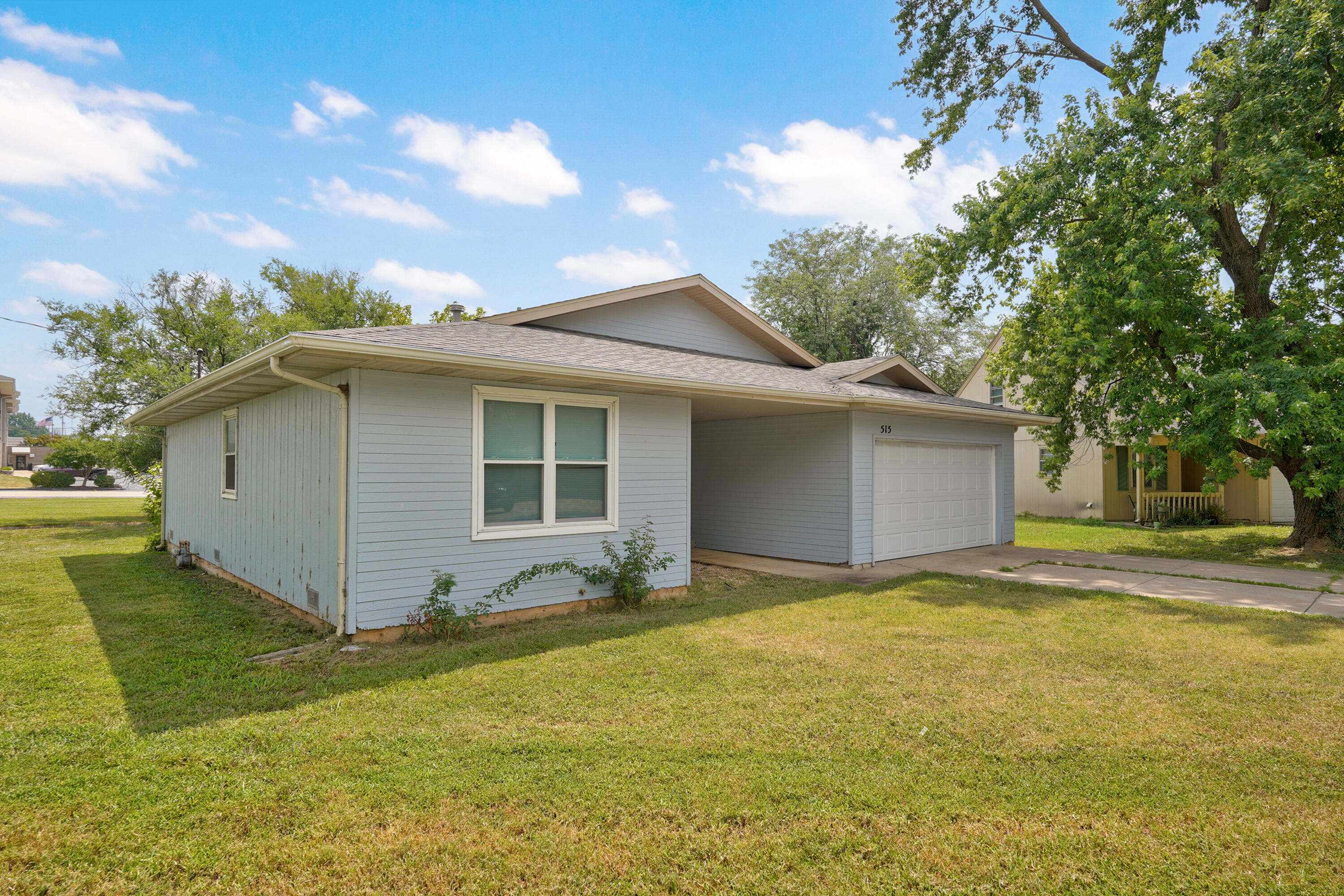 515 W Edgewood 1