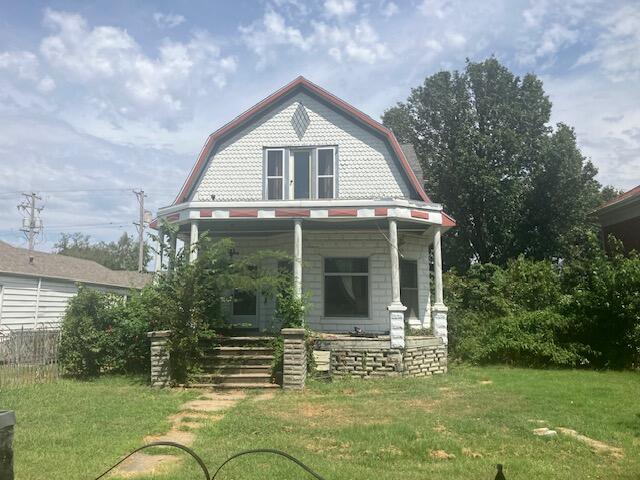 111 W Walnut 1