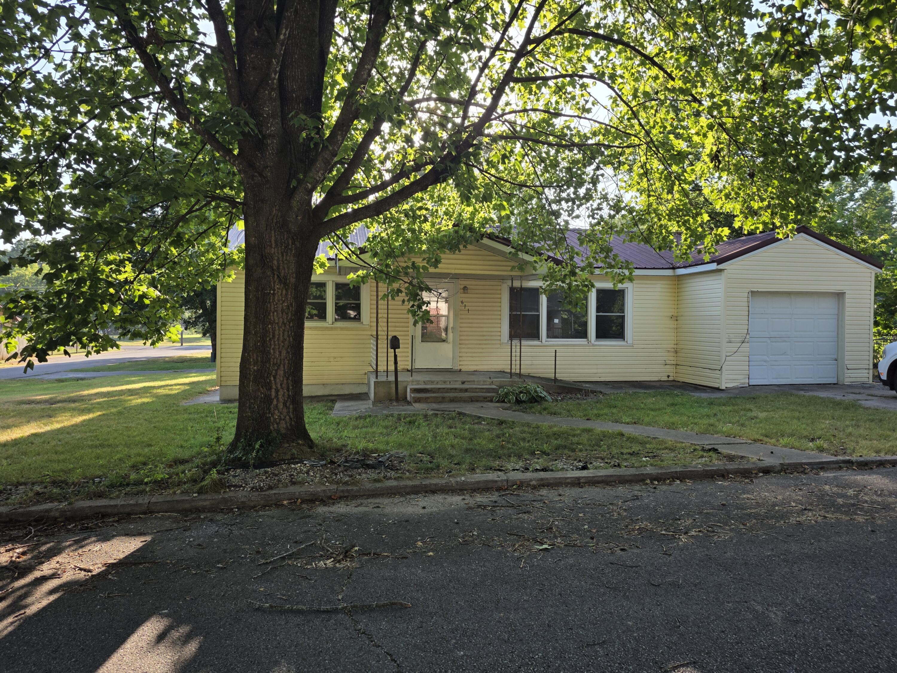 611 S Harrison 1