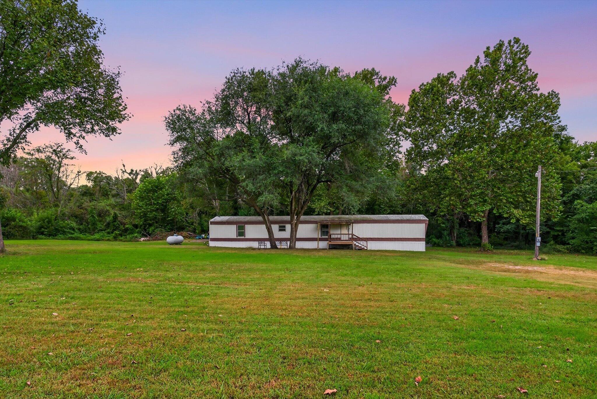 2561 SE Old Highway 13