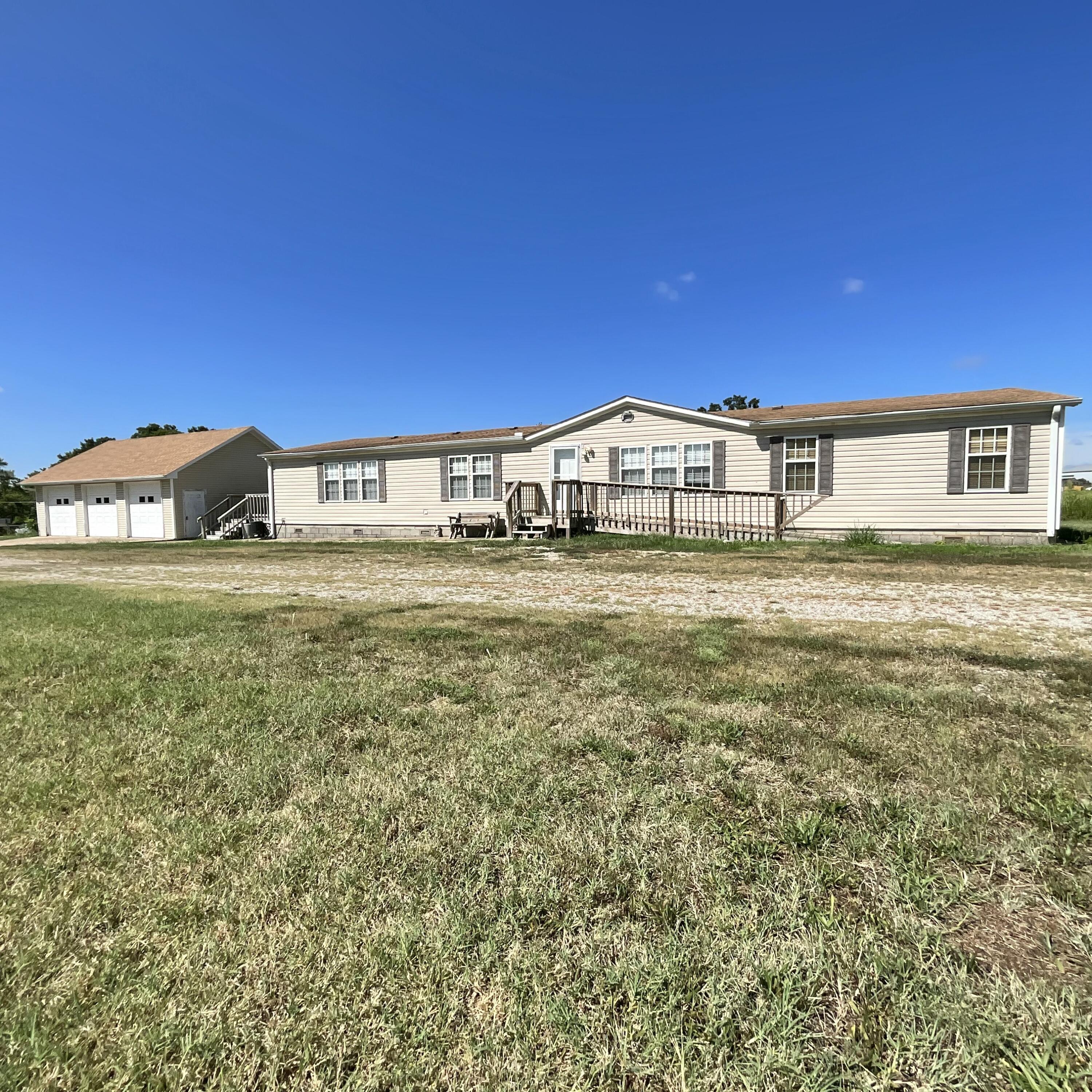 10135 County Road 8010 1
