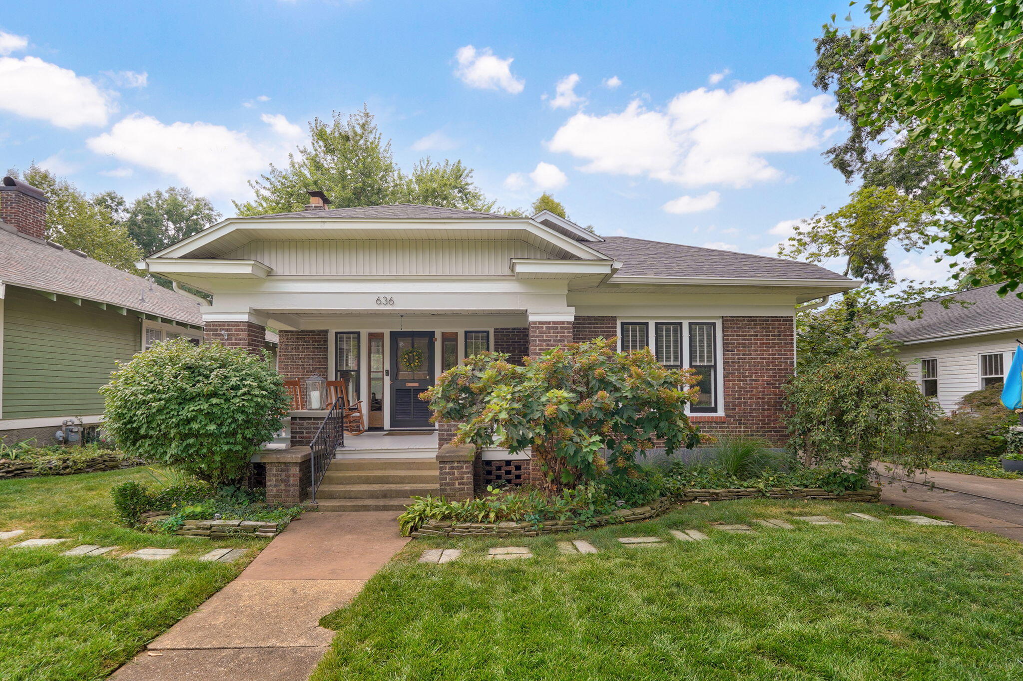 636 E Delmar 1