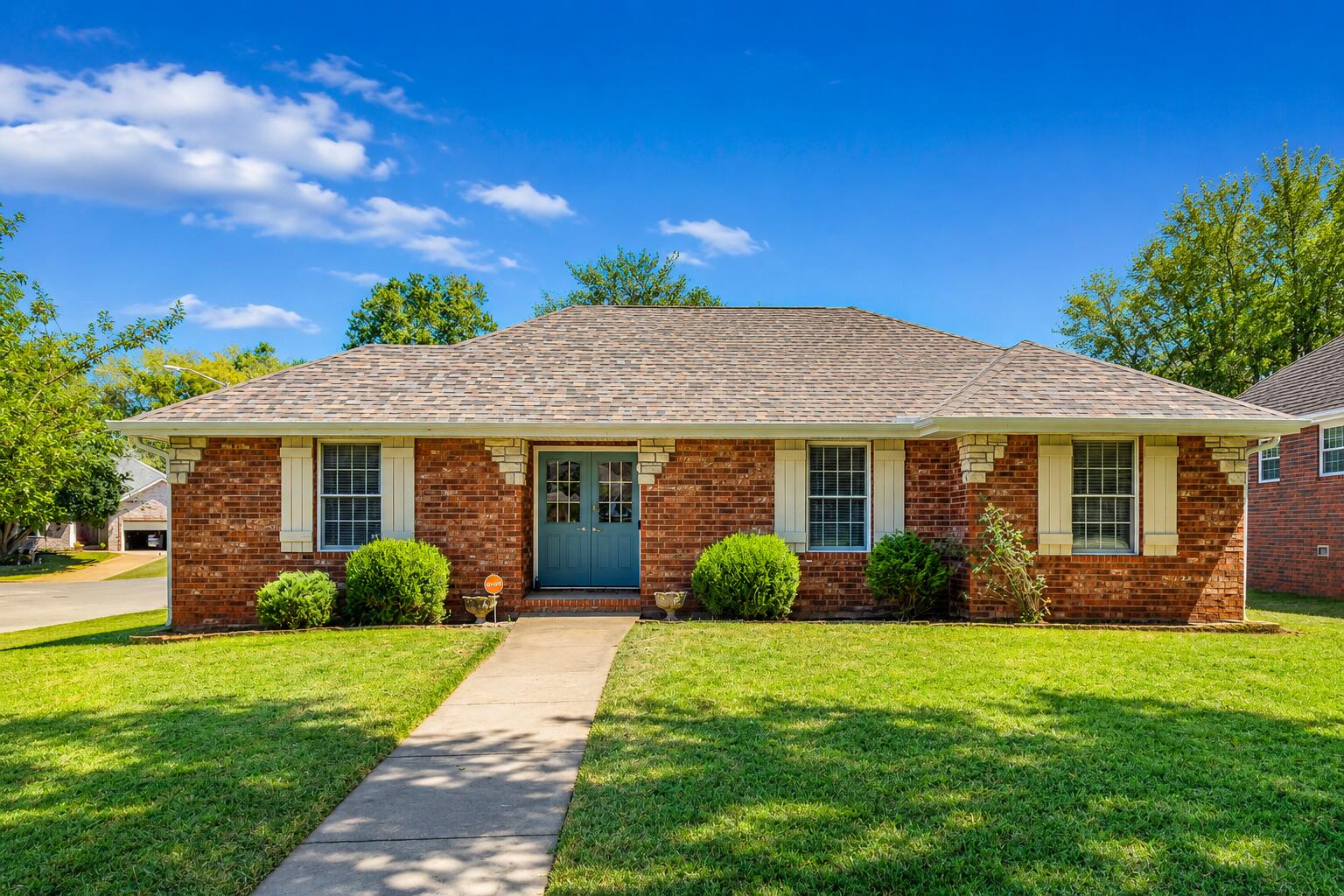 736 S Willow 1