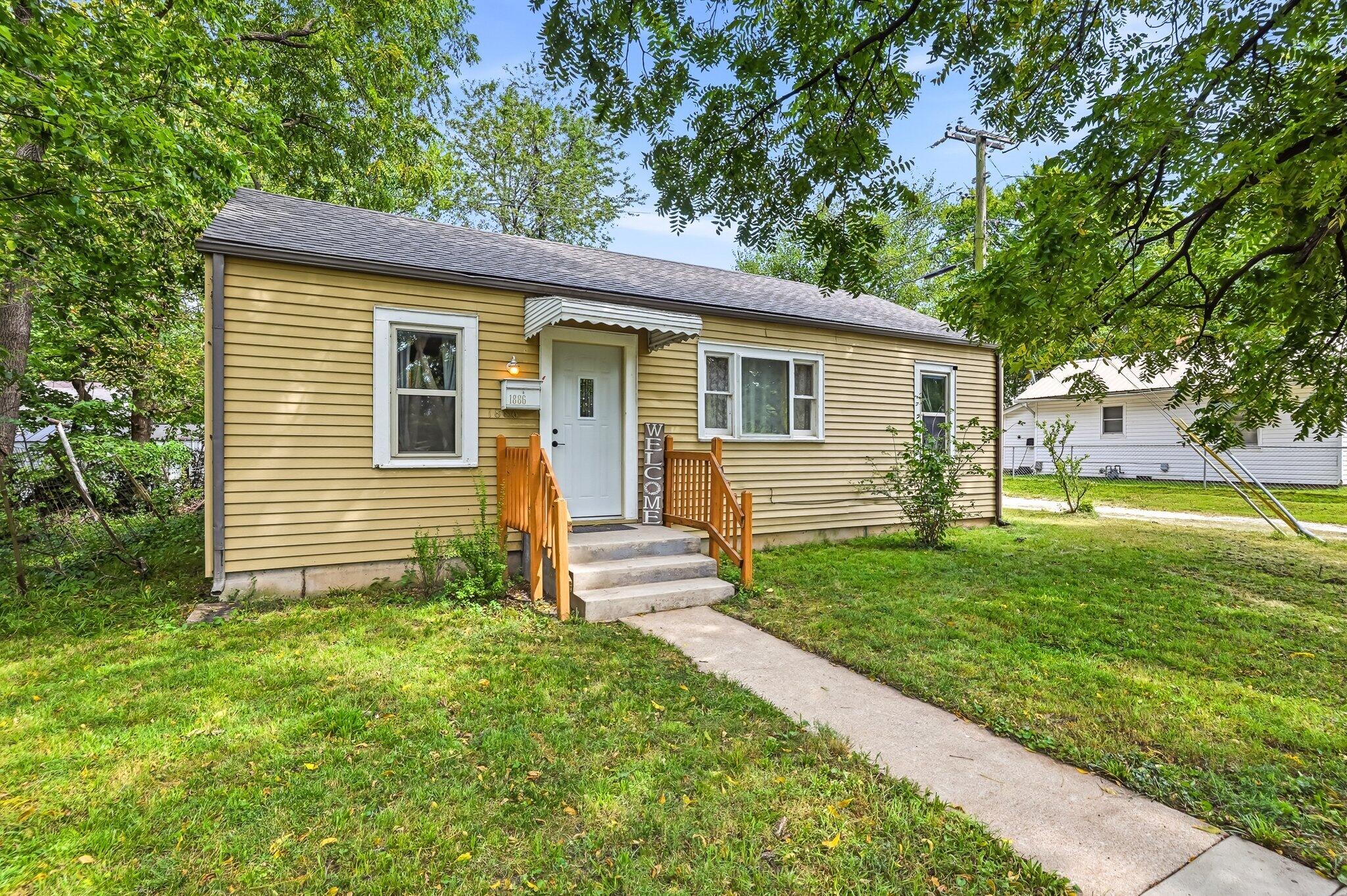 1886 N Fort 1