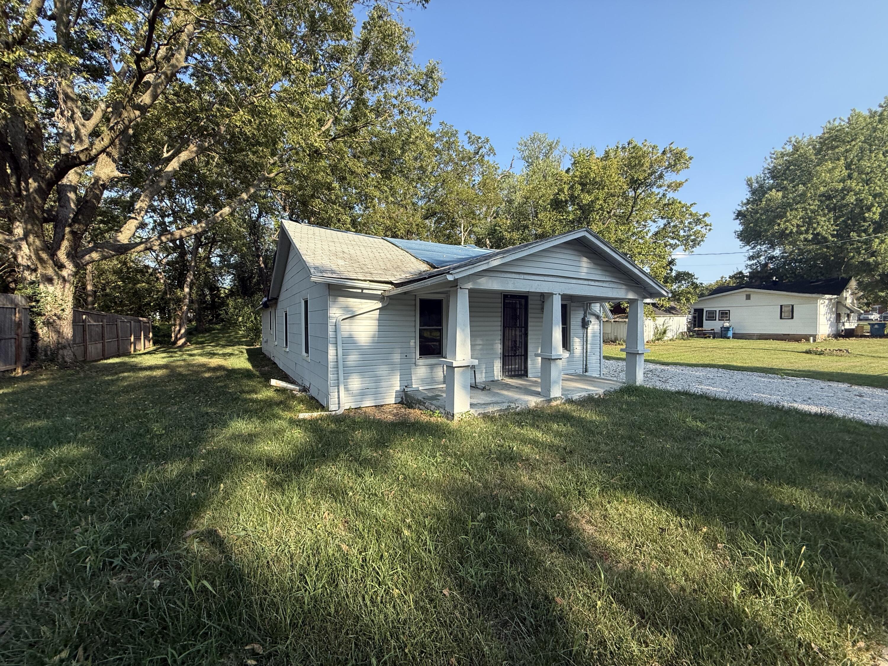 2050 N Nettleton 1