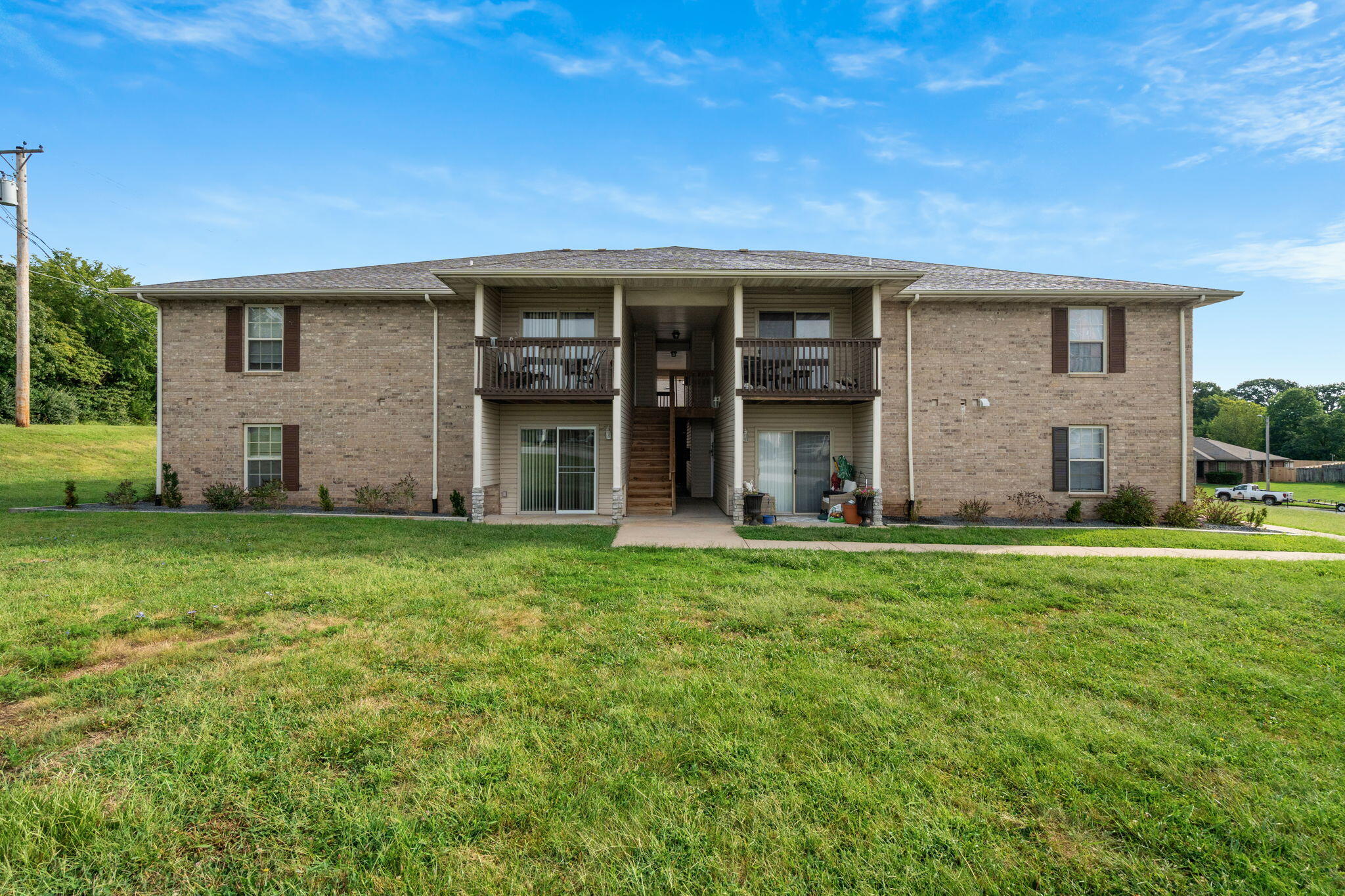 819 W Warren 1