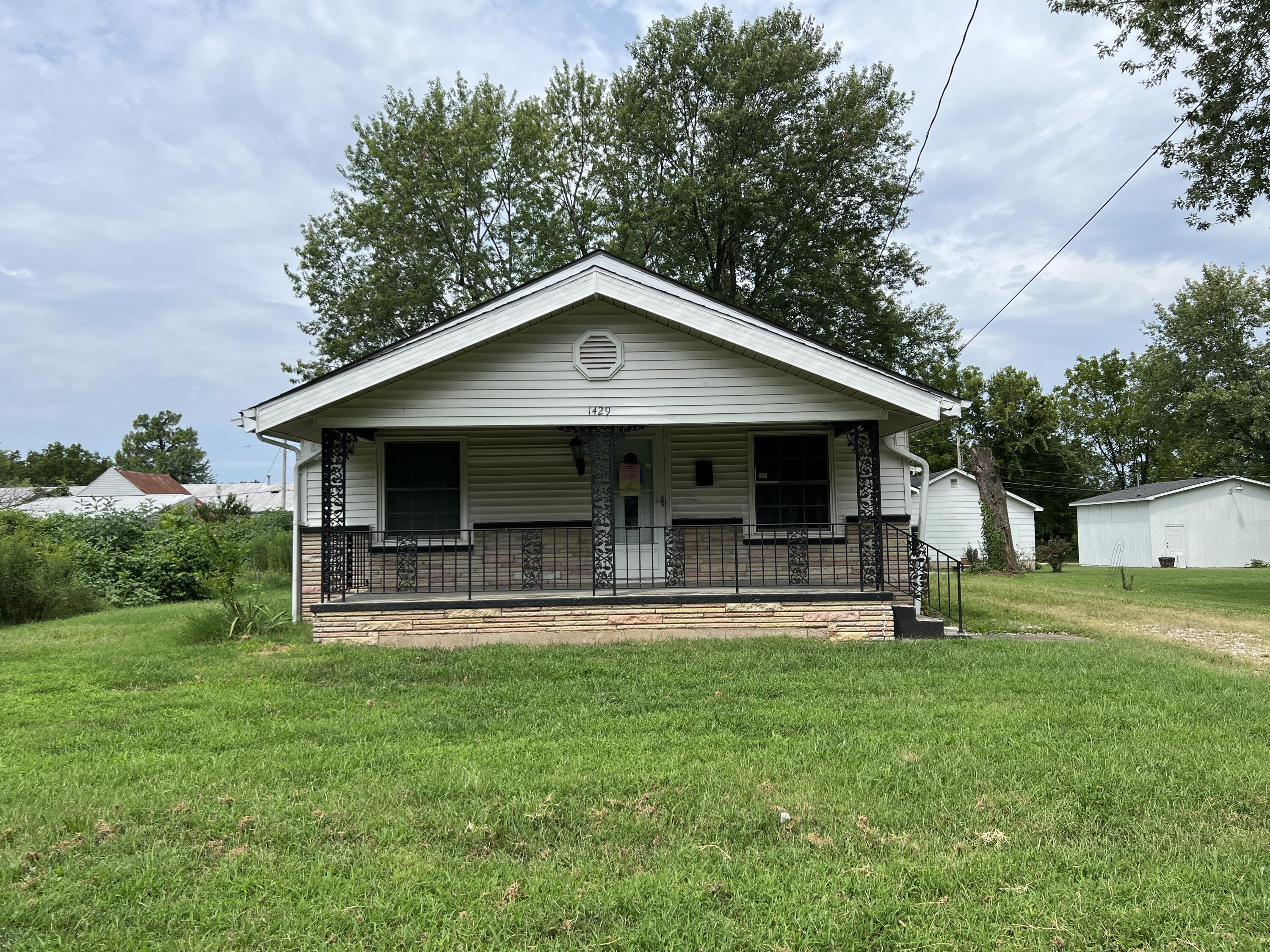 1429 N Marion 1