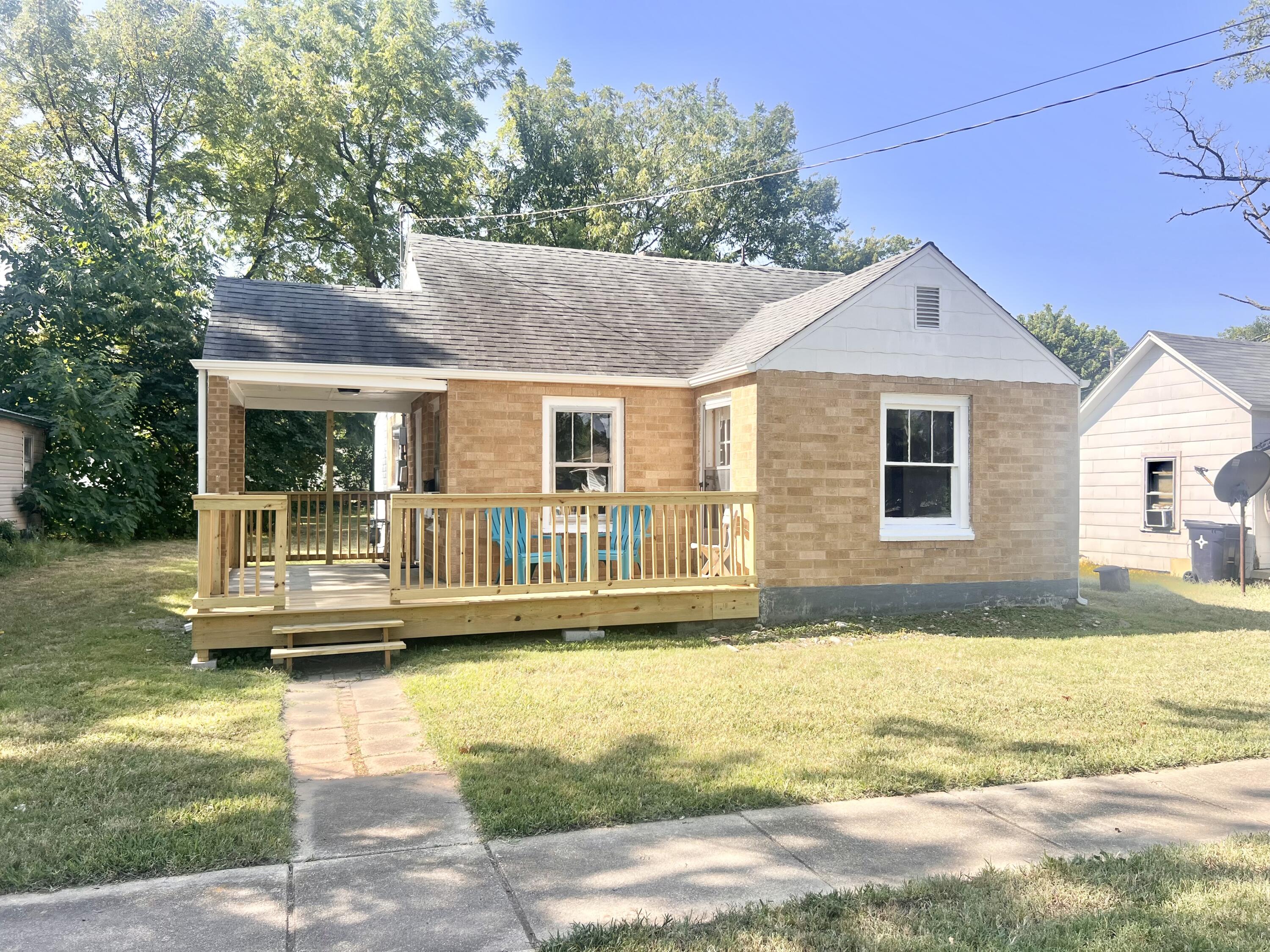1010 W Cass 1