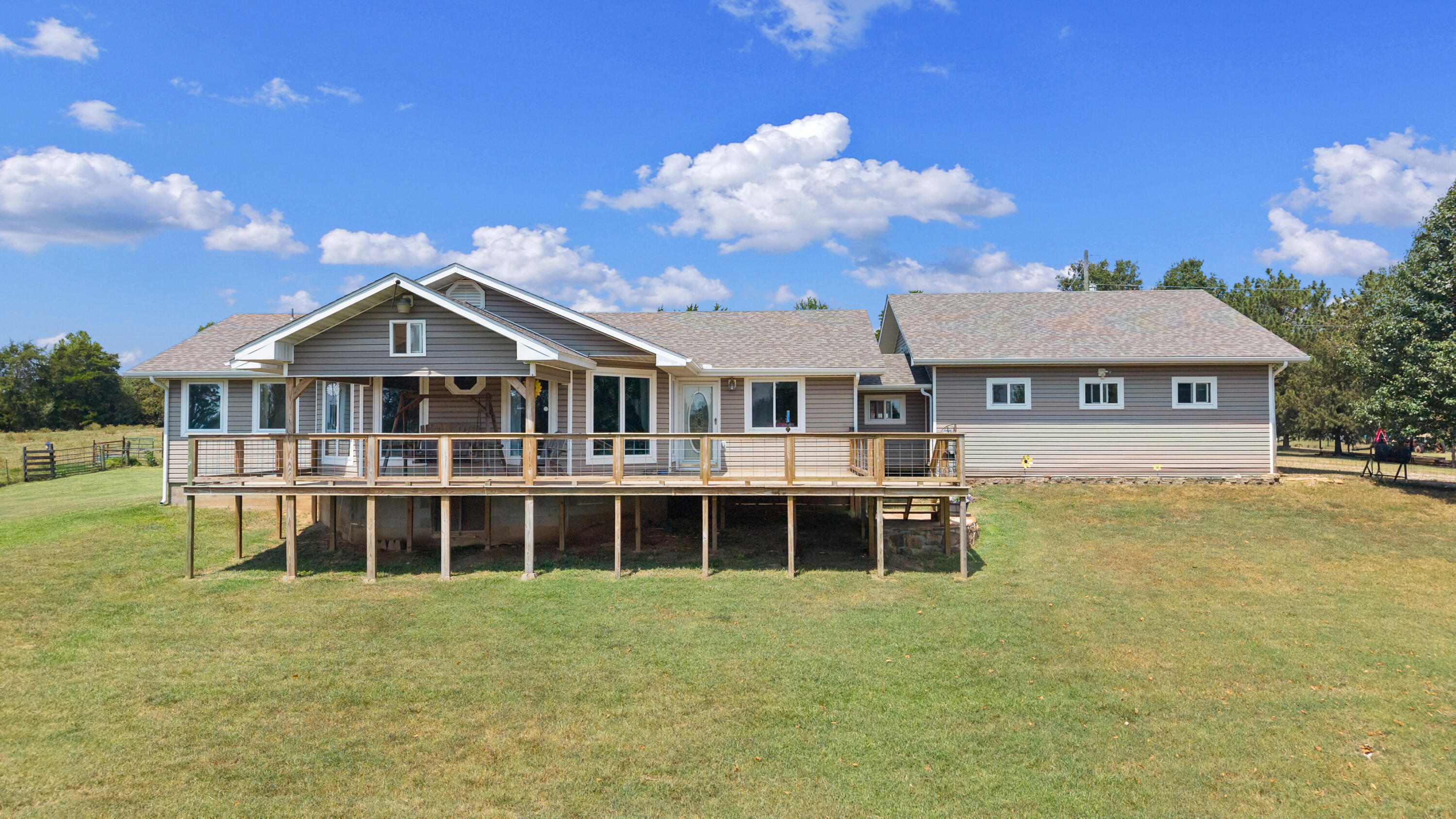 7449 Farm Road 2280 1