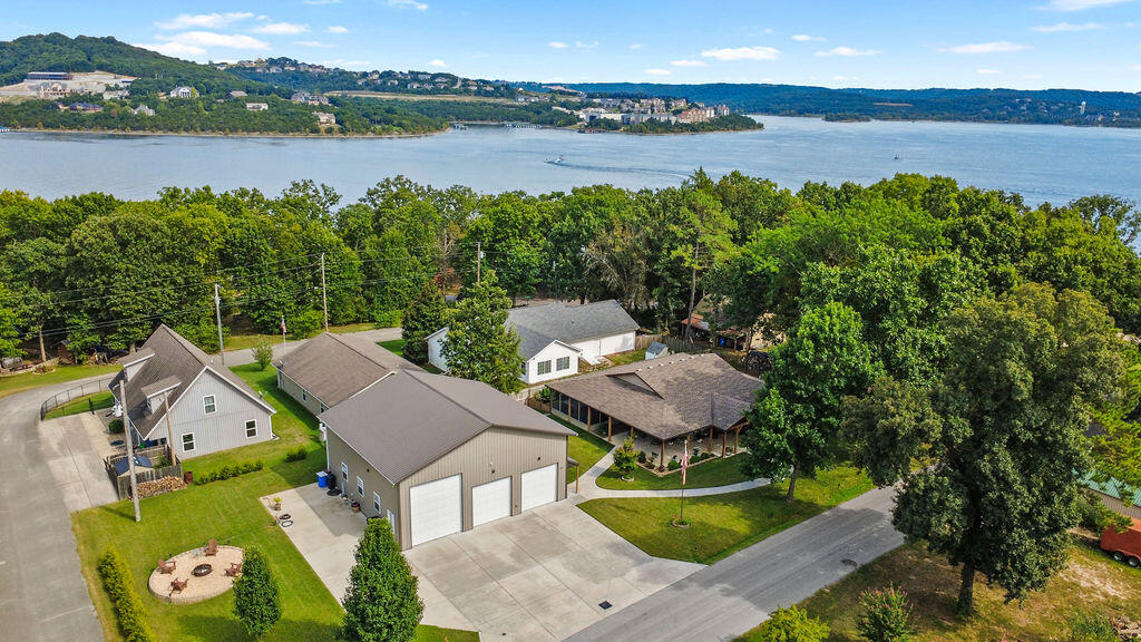 325 Lakeland 1