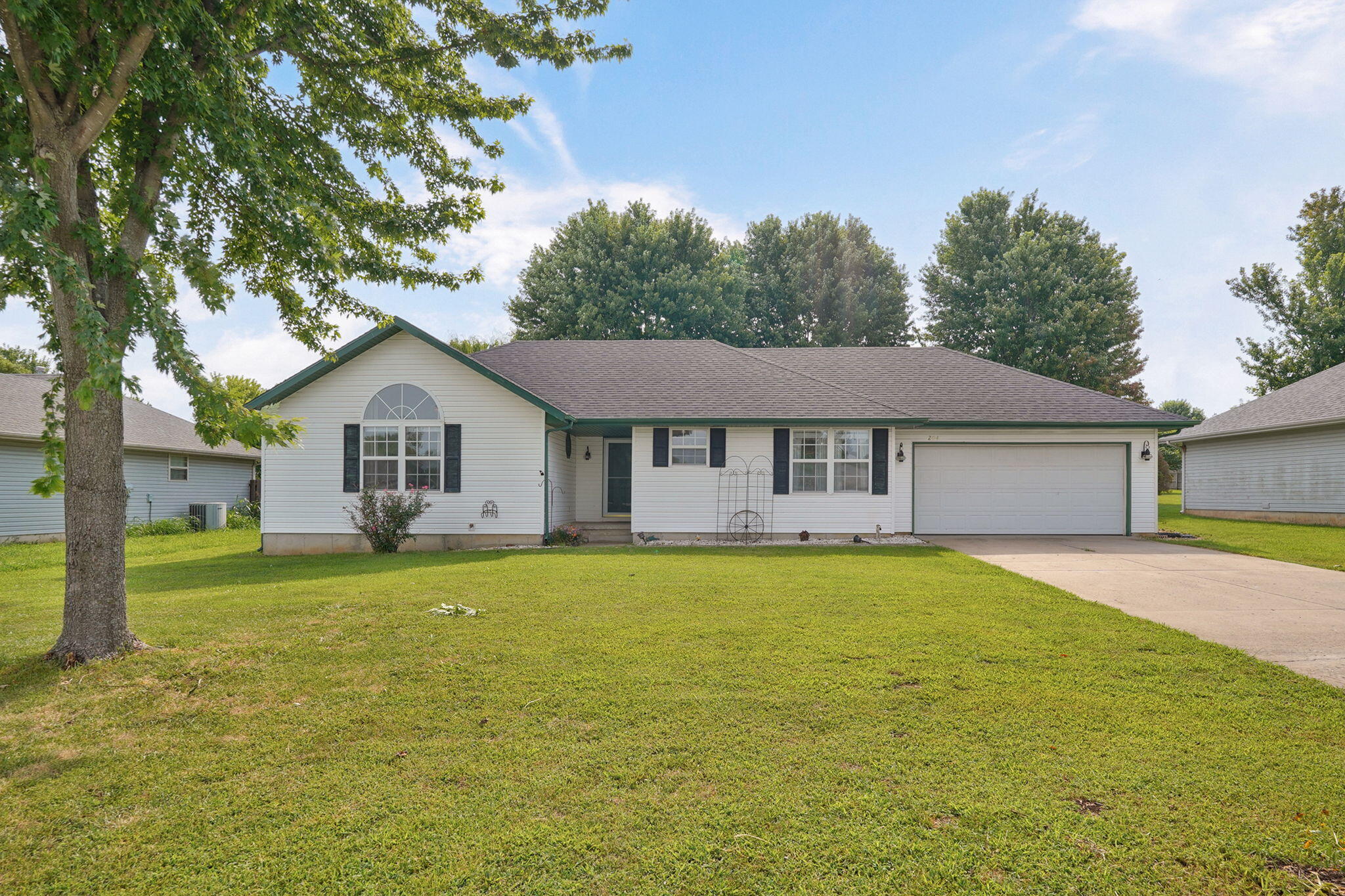 204 Arrowhead 1