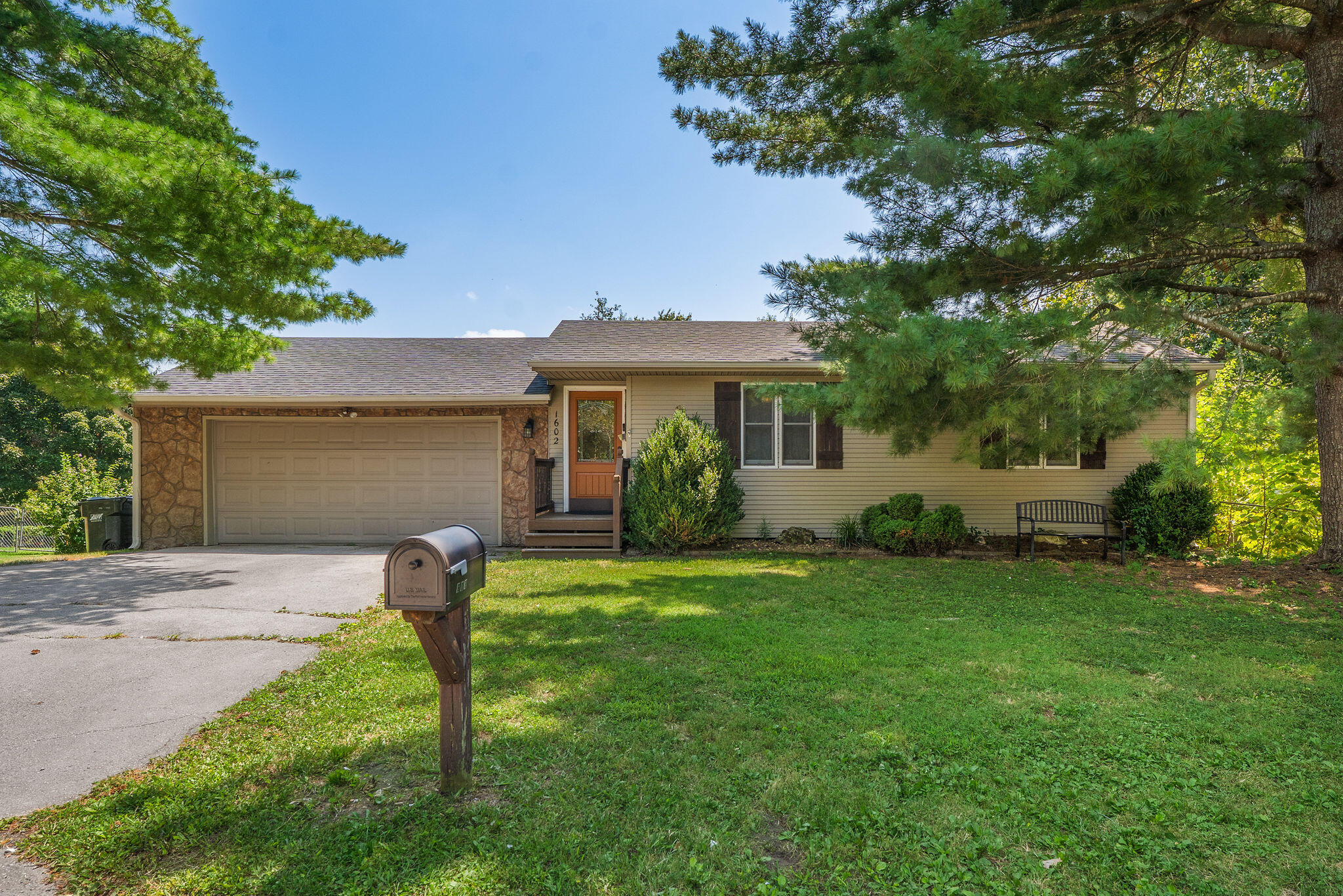 1602 E Sycamore 1