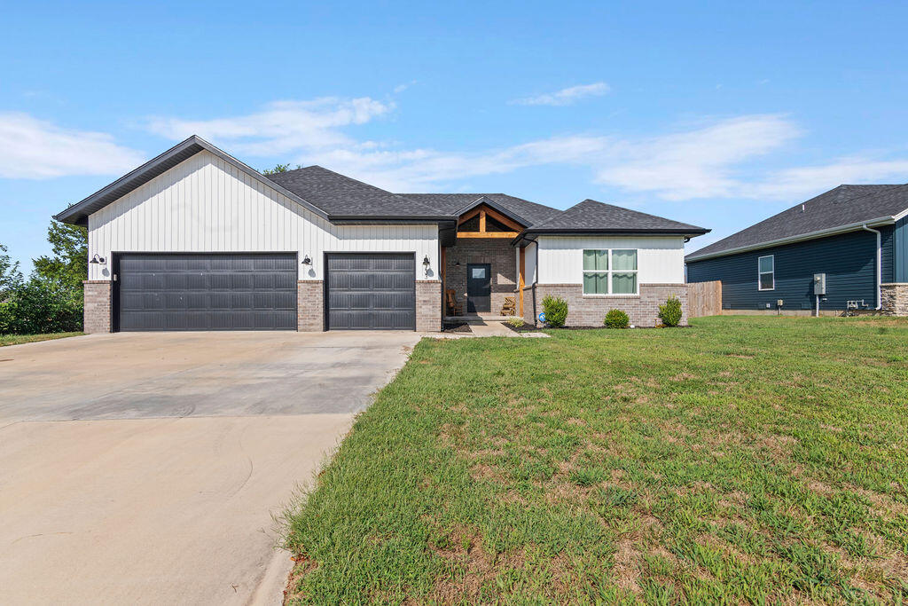 733 N Dean 1