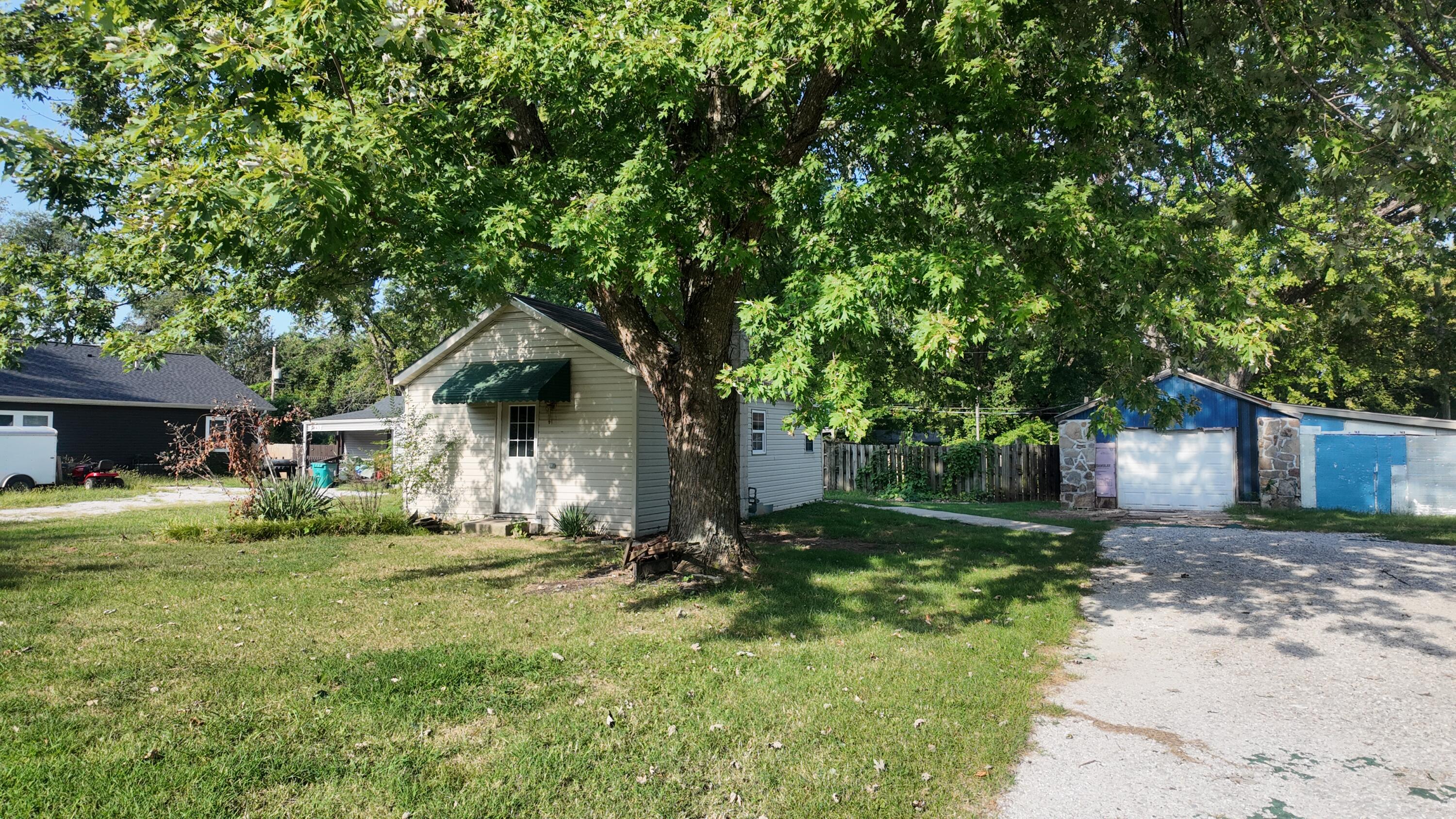 1947 N Old Orchard 1
