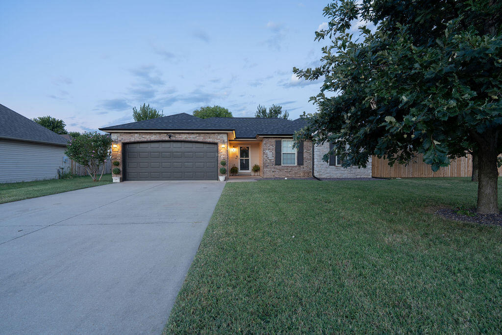 916 N Evergreen 1