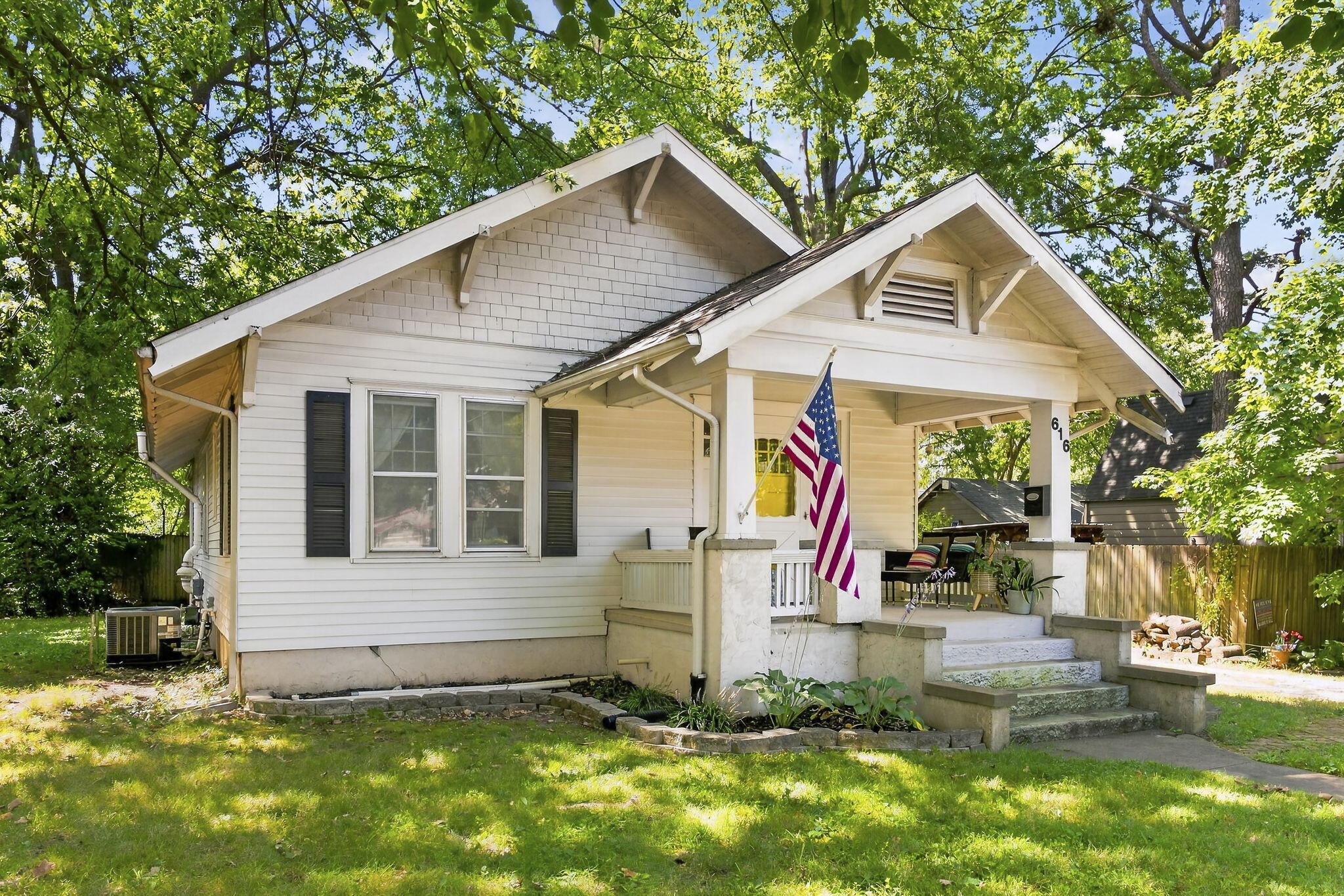 616 E Catalpa 1