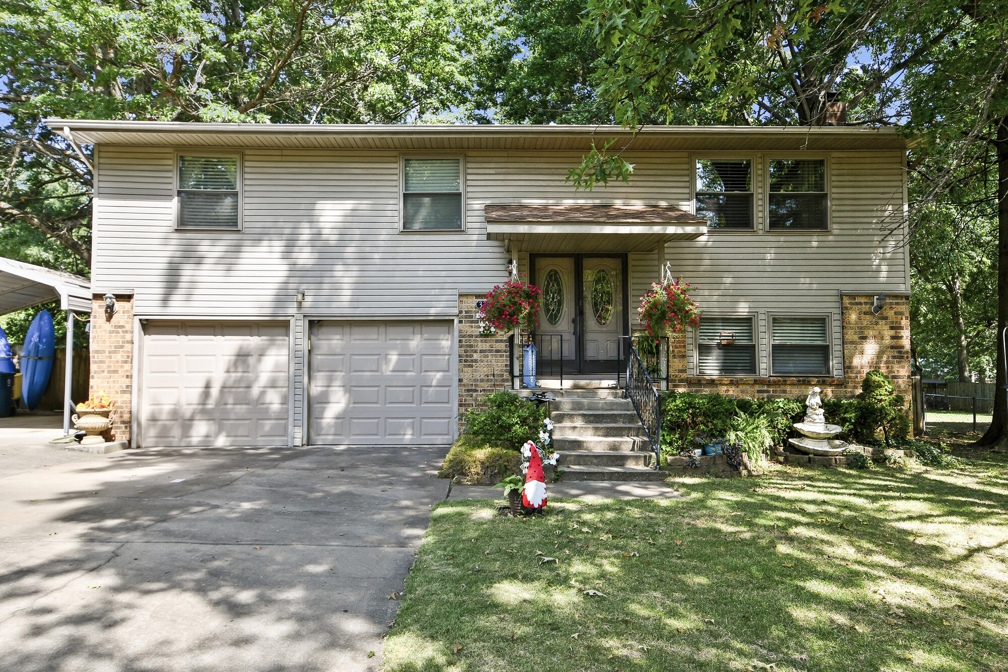 3329 W Countryside 1