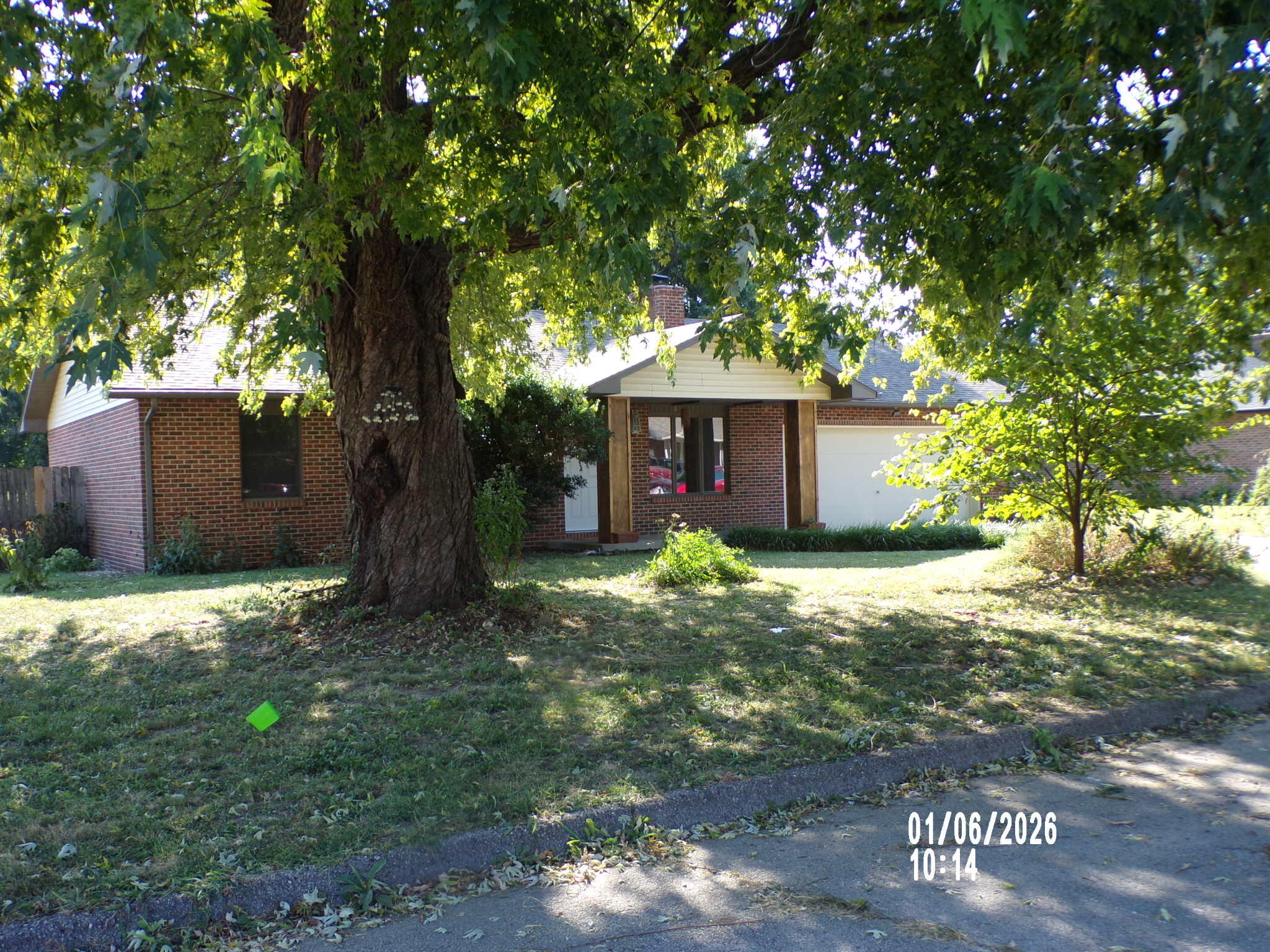 1816 S Hedgewood 1