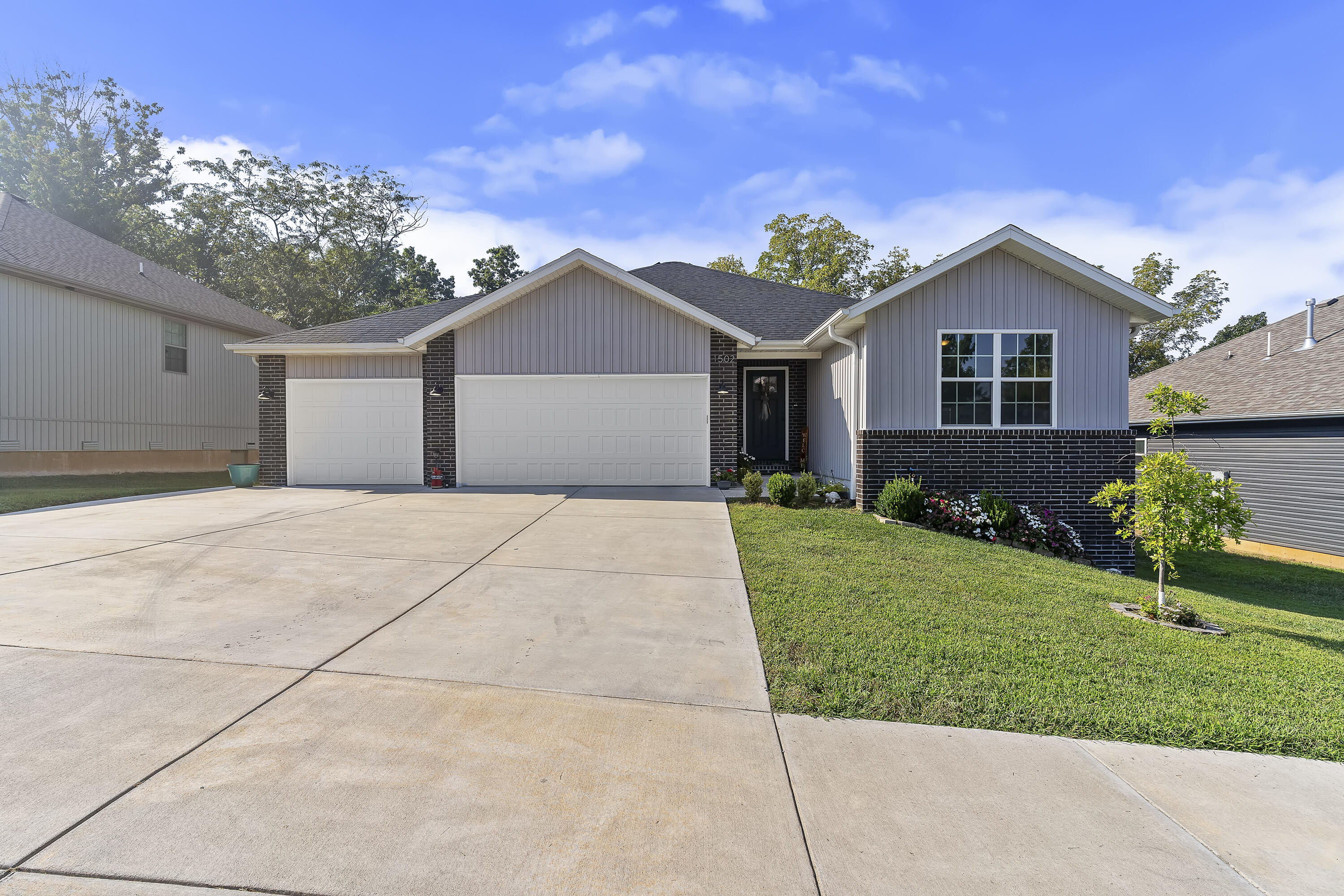 1502 W Parkview 1