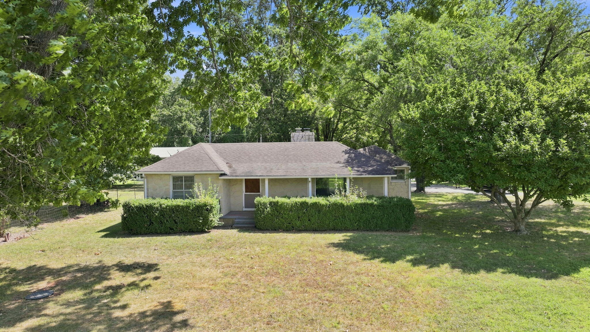 3001 N Weaver 1