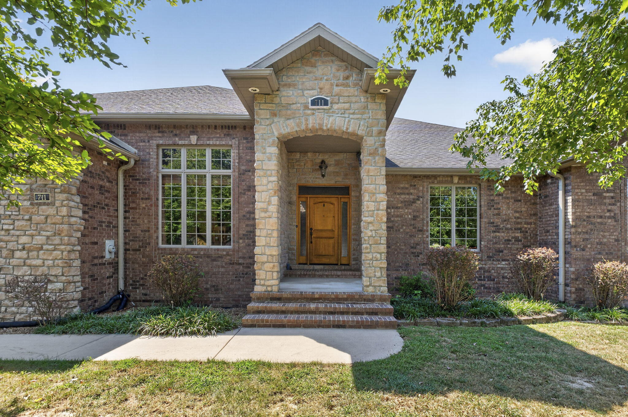 711 E Stone Ridge 1