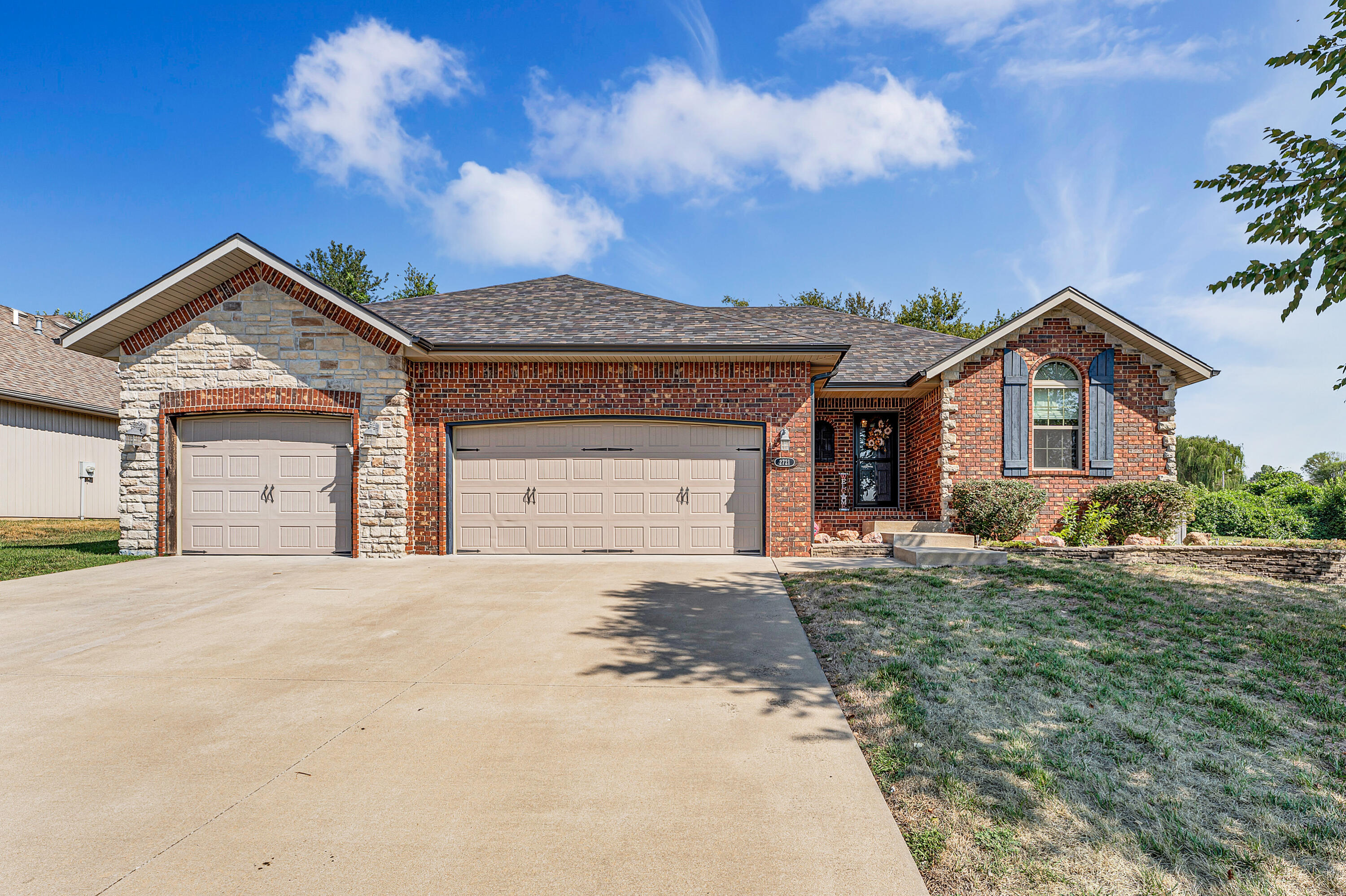 2721 E Clearview 1