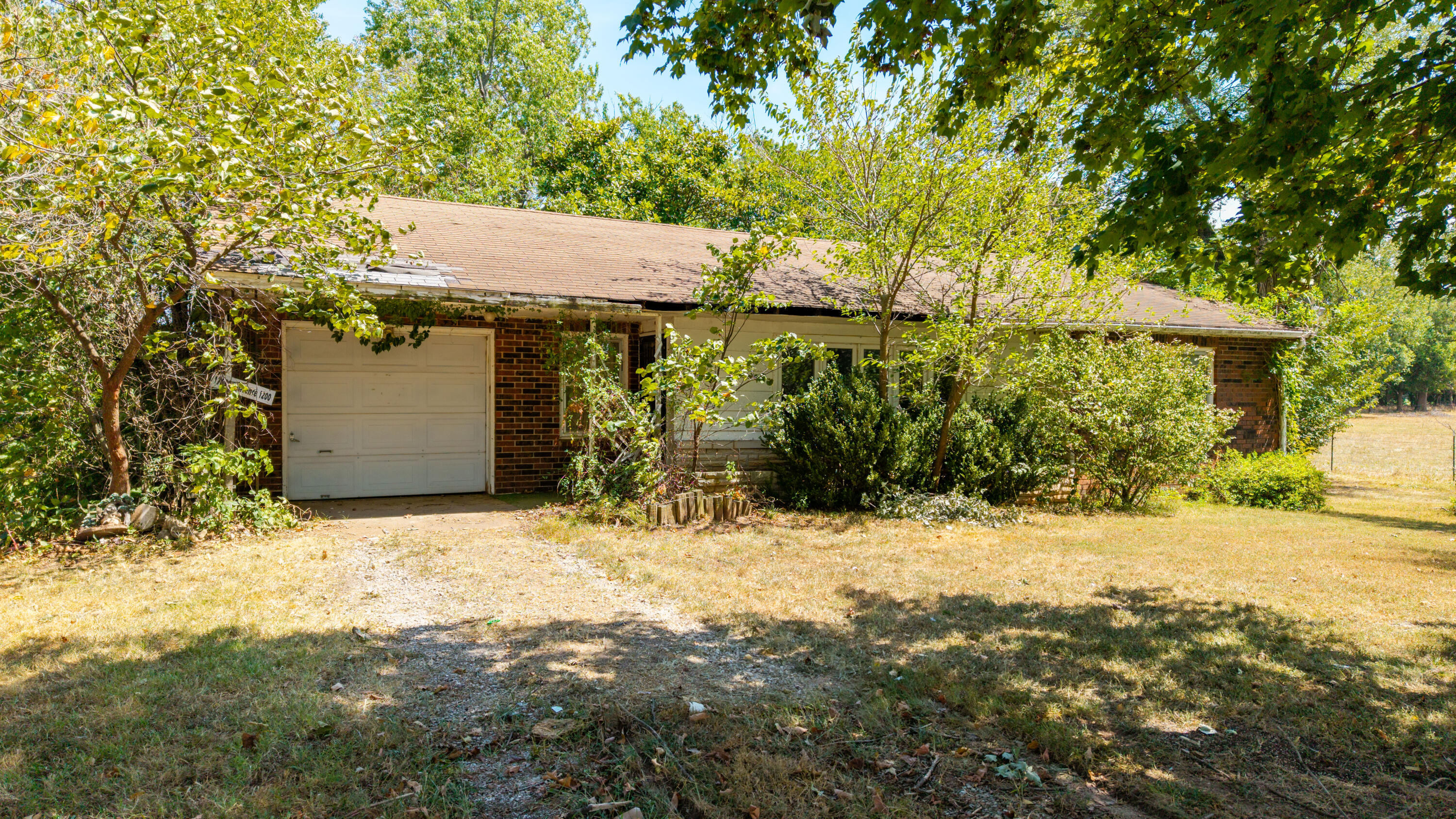 17630 Lawrence 1200 1