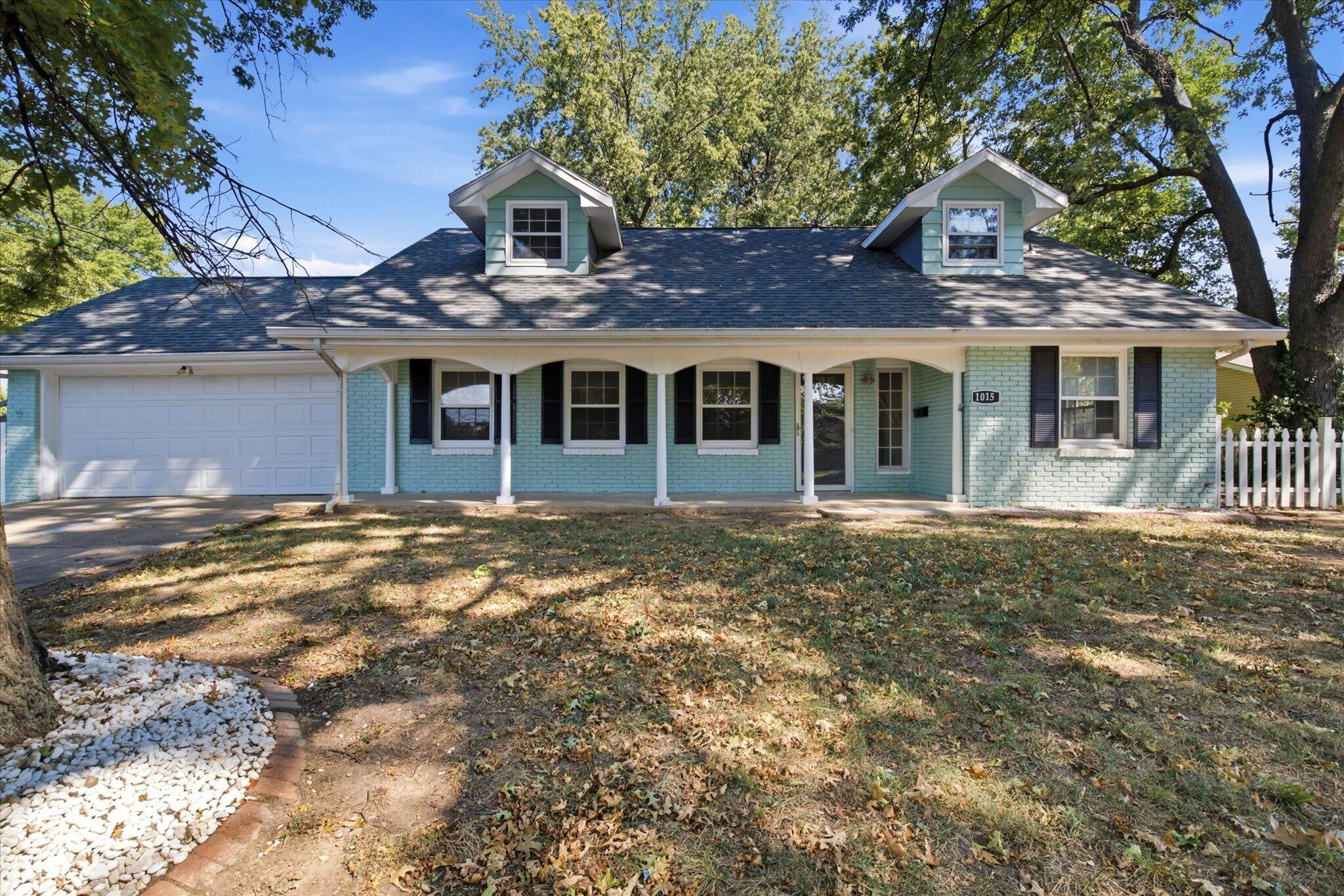 1015 W Downing 1