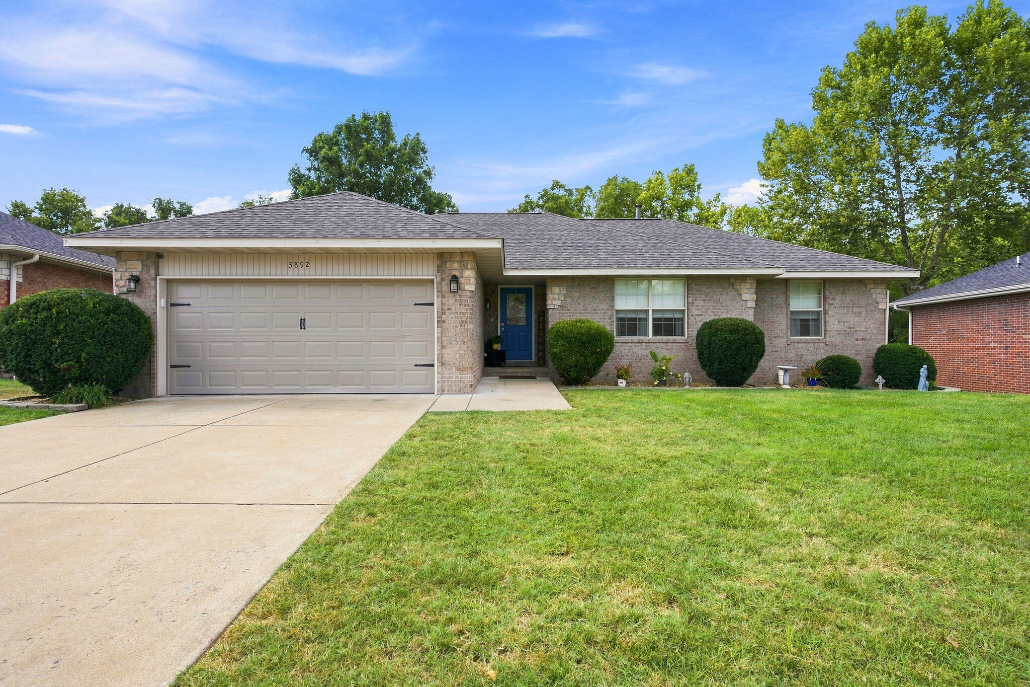 3892 W Parkridge 1