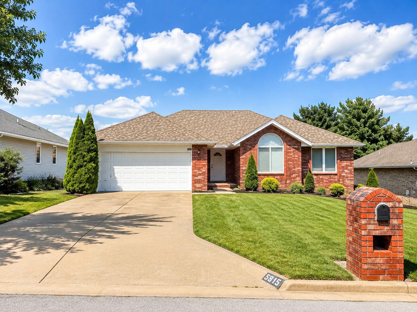 3945 W Cardinal 1