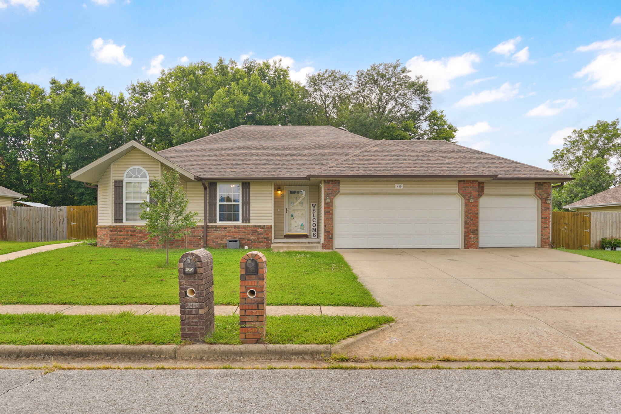 419 N Butternut 1
