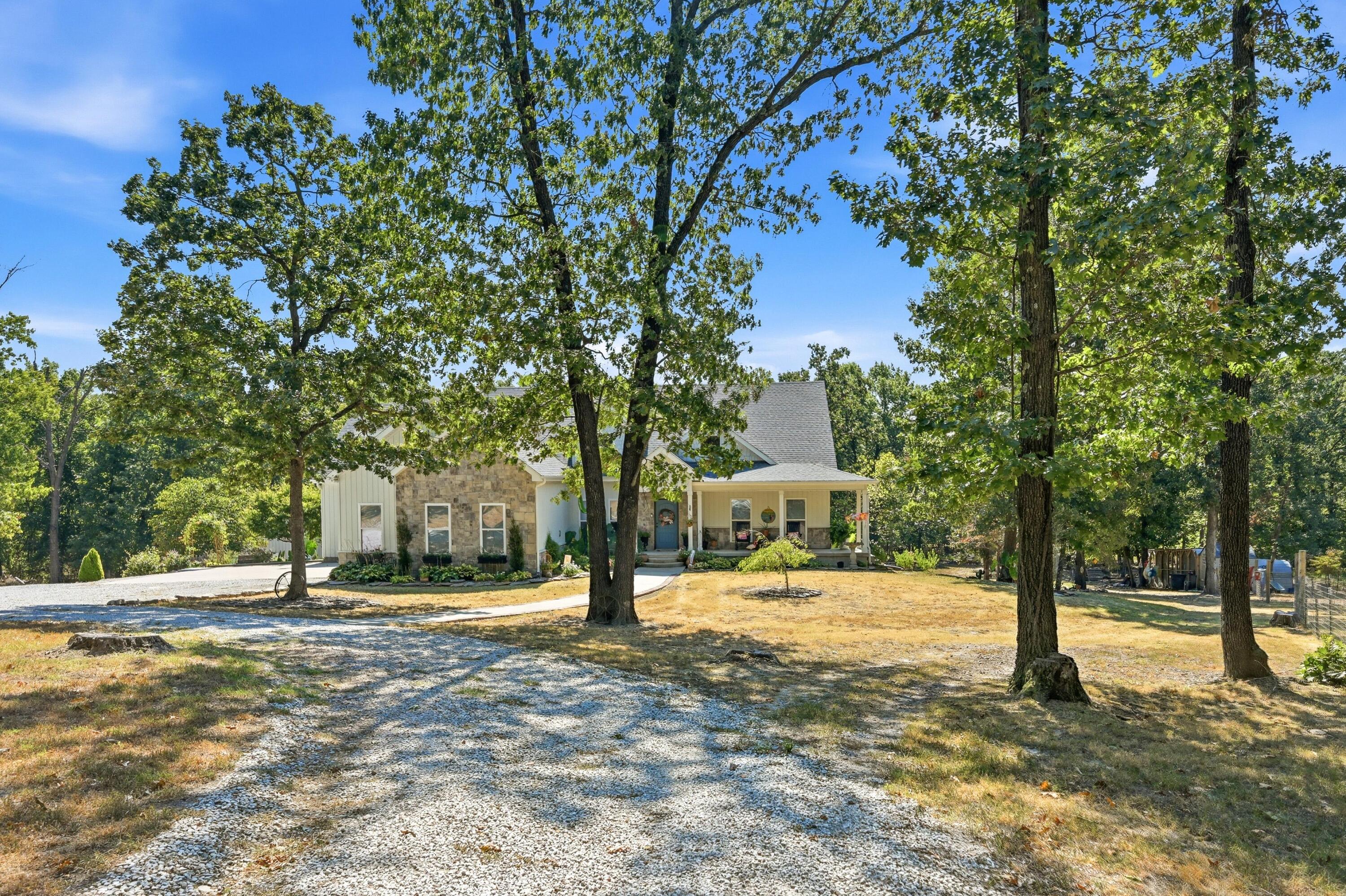 4586 W Fountain 1