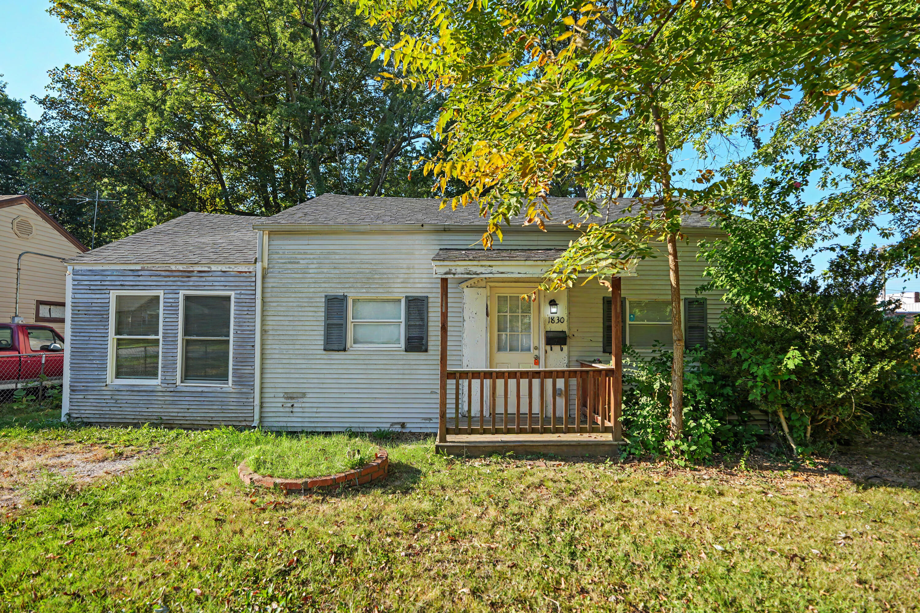 1830 E Monroe 1