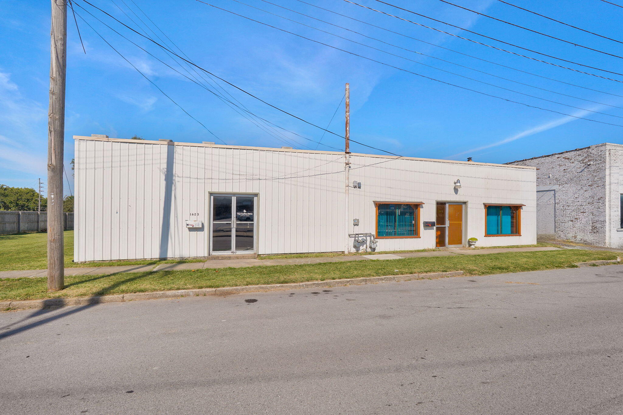 1625 N Campbell 1