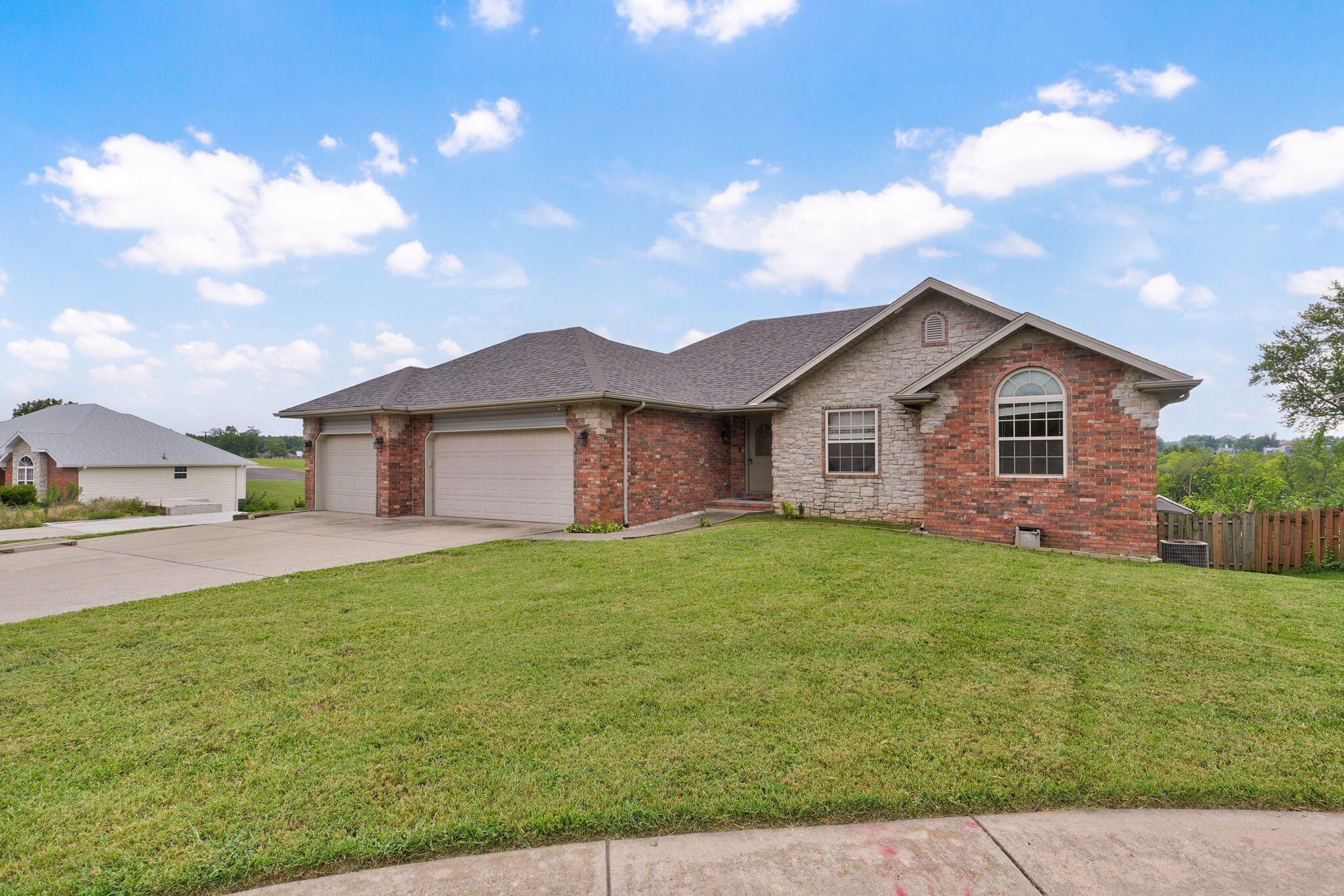 3582 N Thistlewood 1