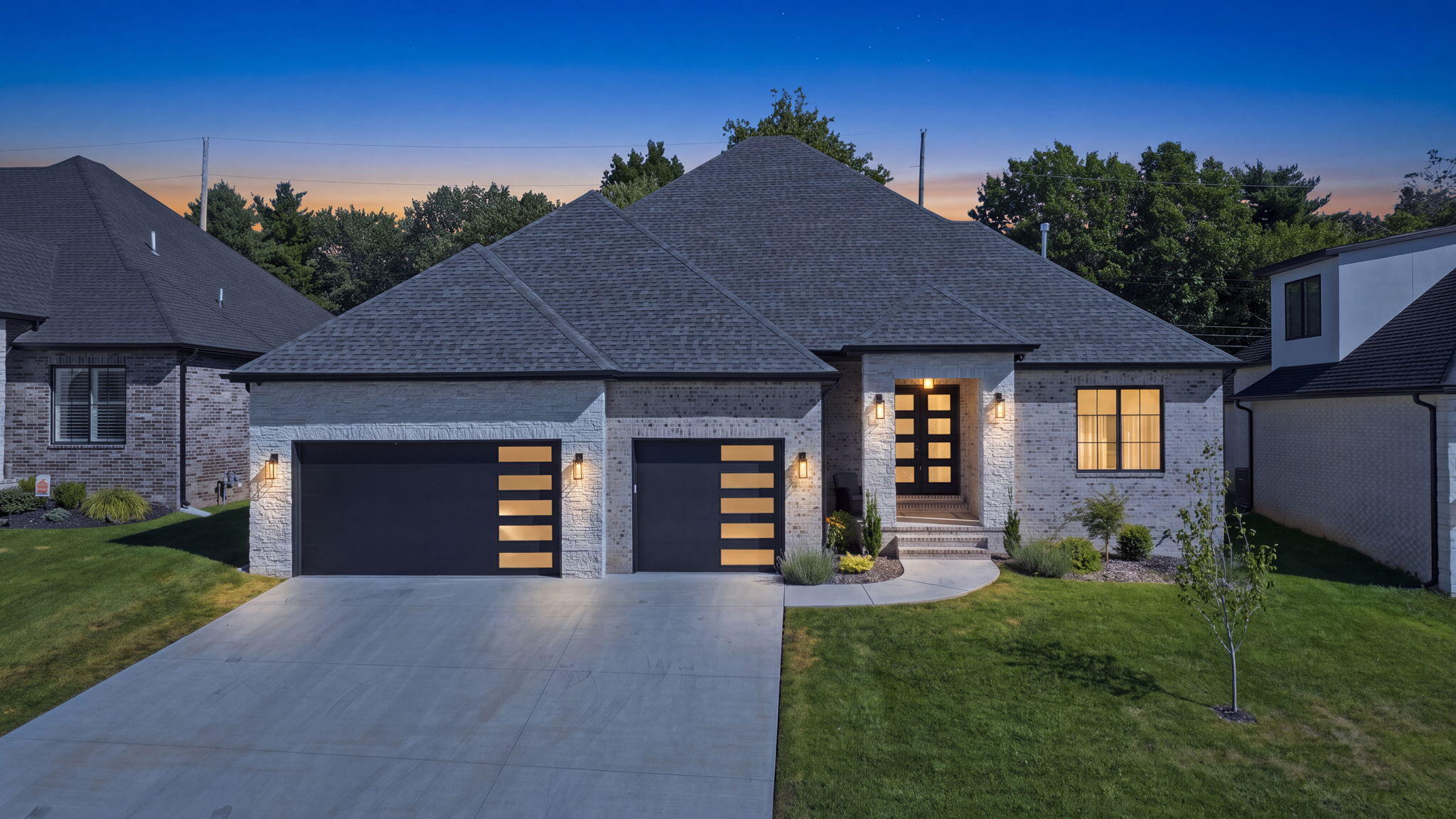 3925 E Woodhue 1