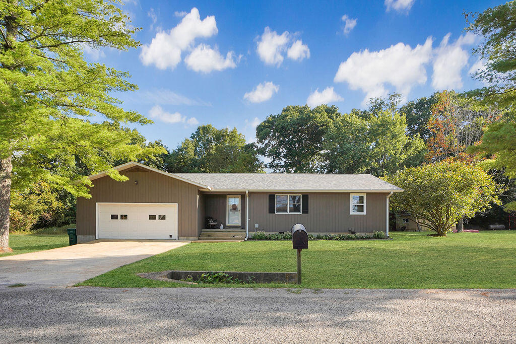 1348 Hickory Hills