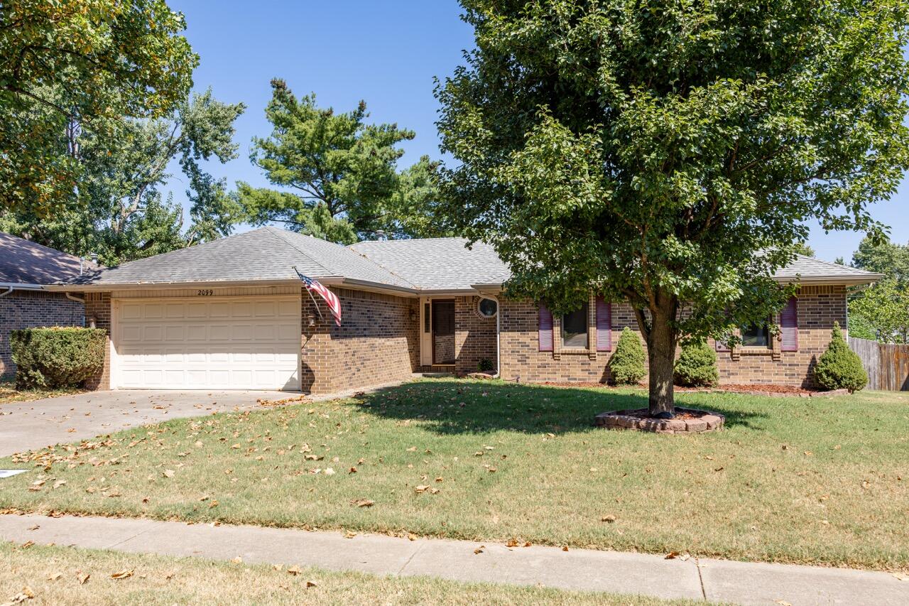 2099 W Nottingham 1