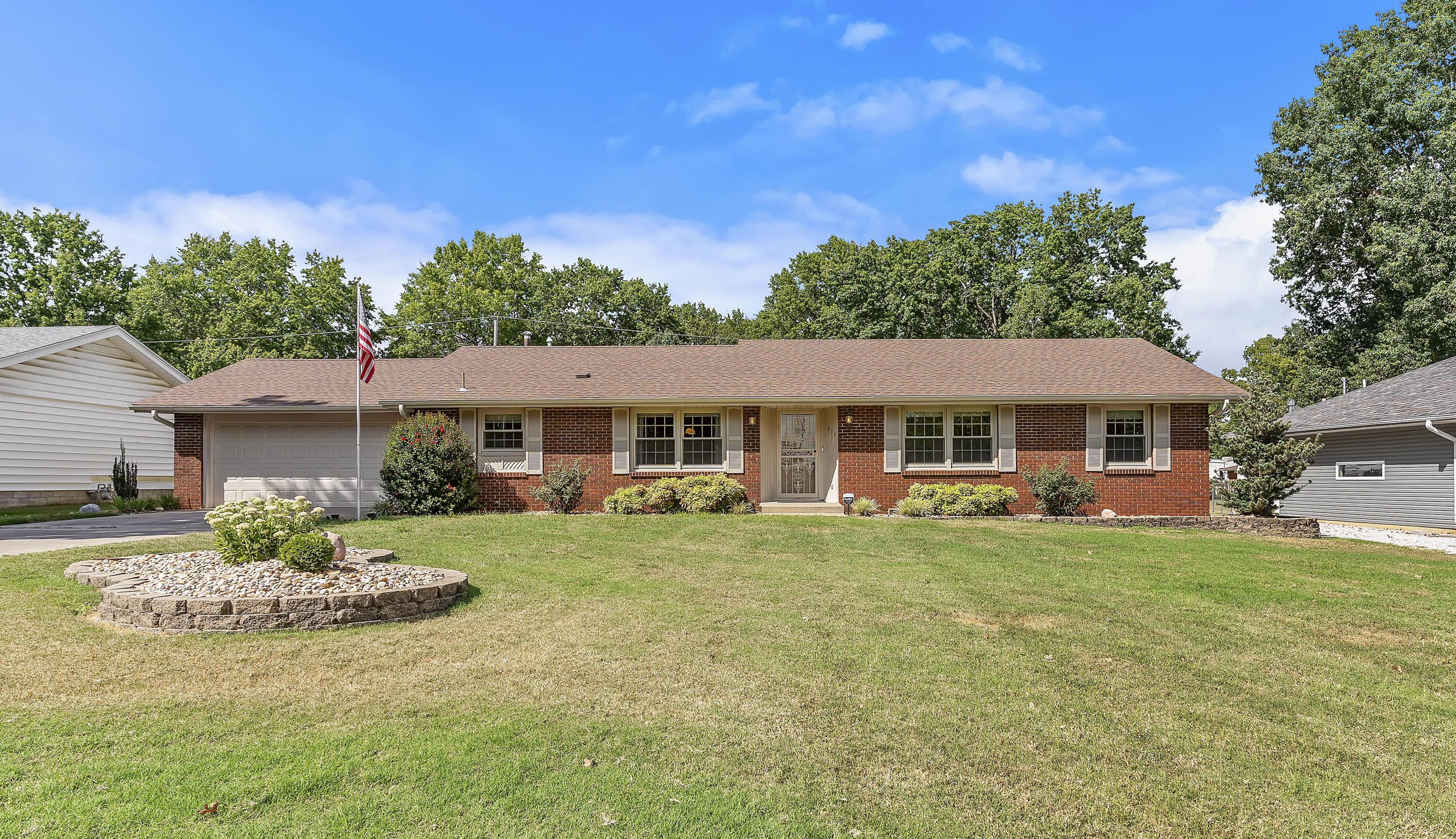 831 W Sylvania 1