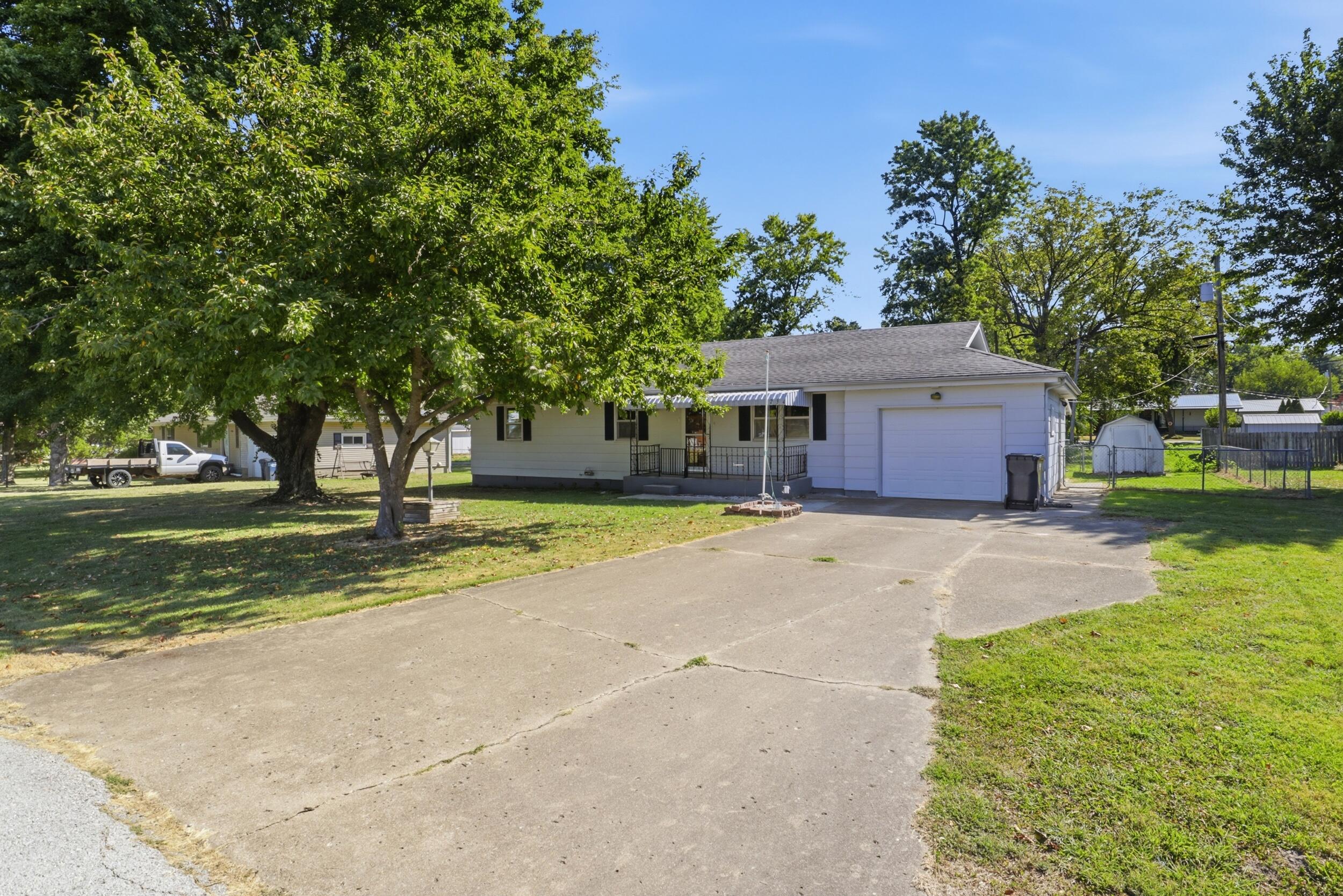 734 S Spruce