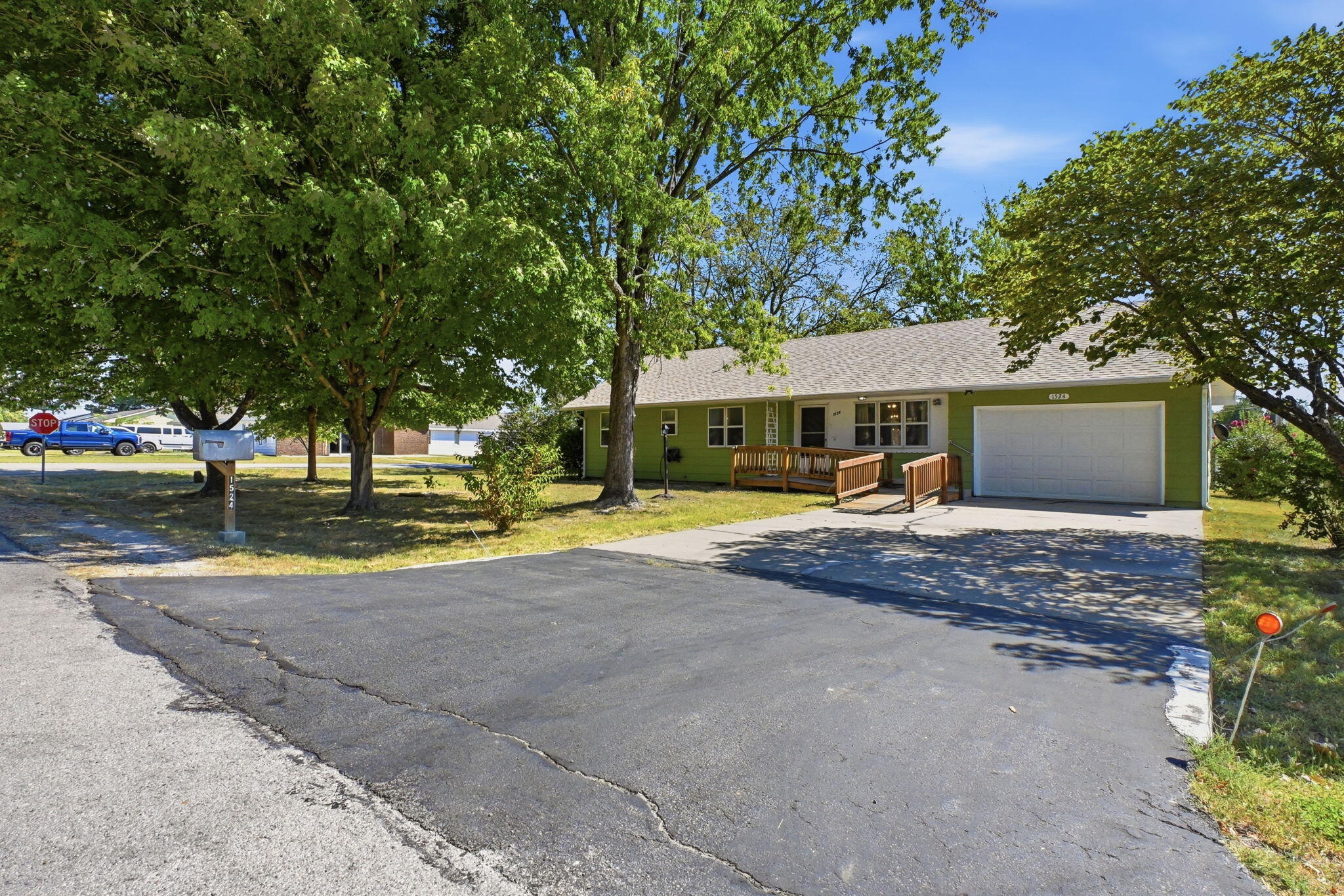 1524 S Clark