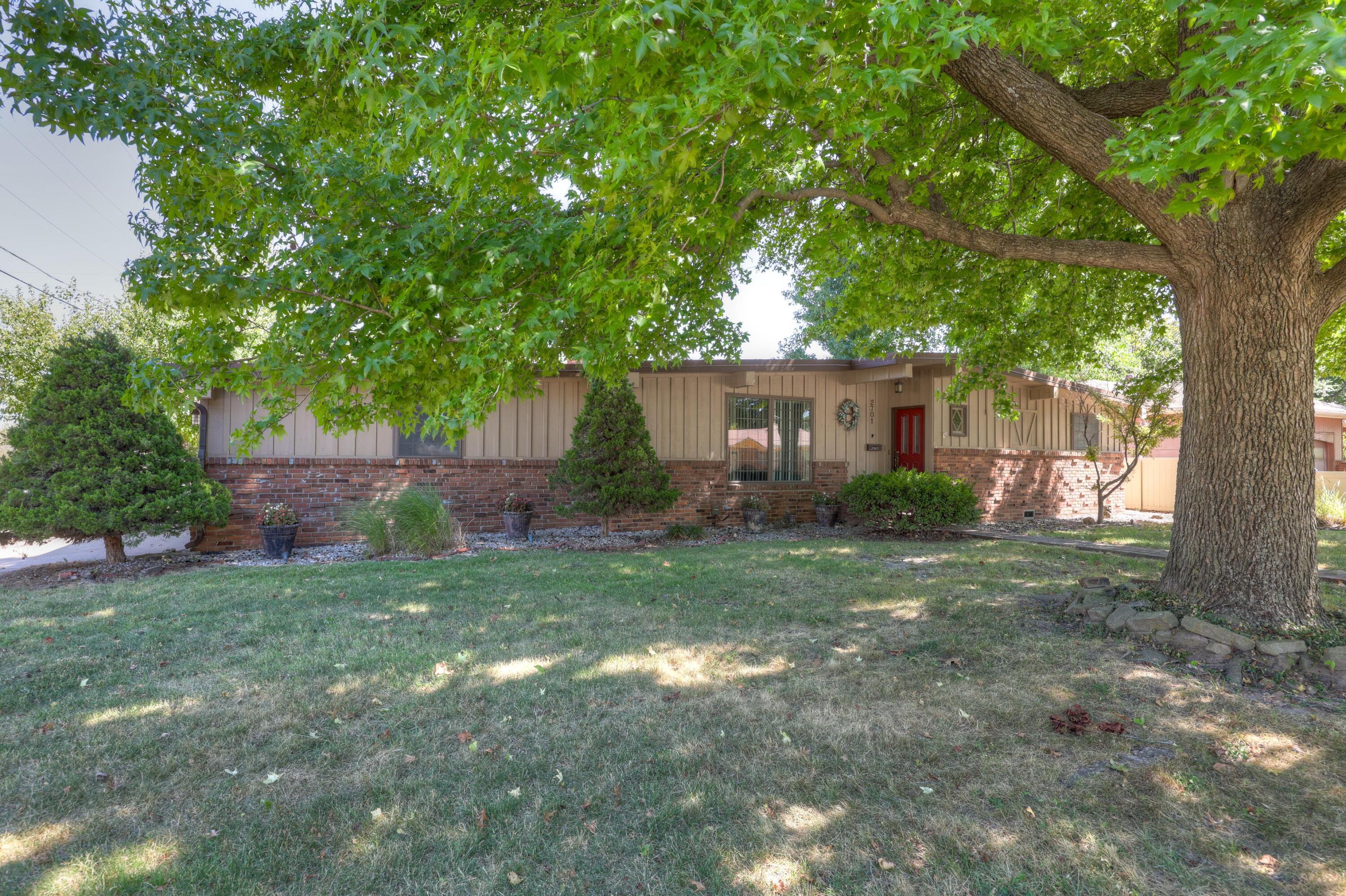 2701 Vermont
