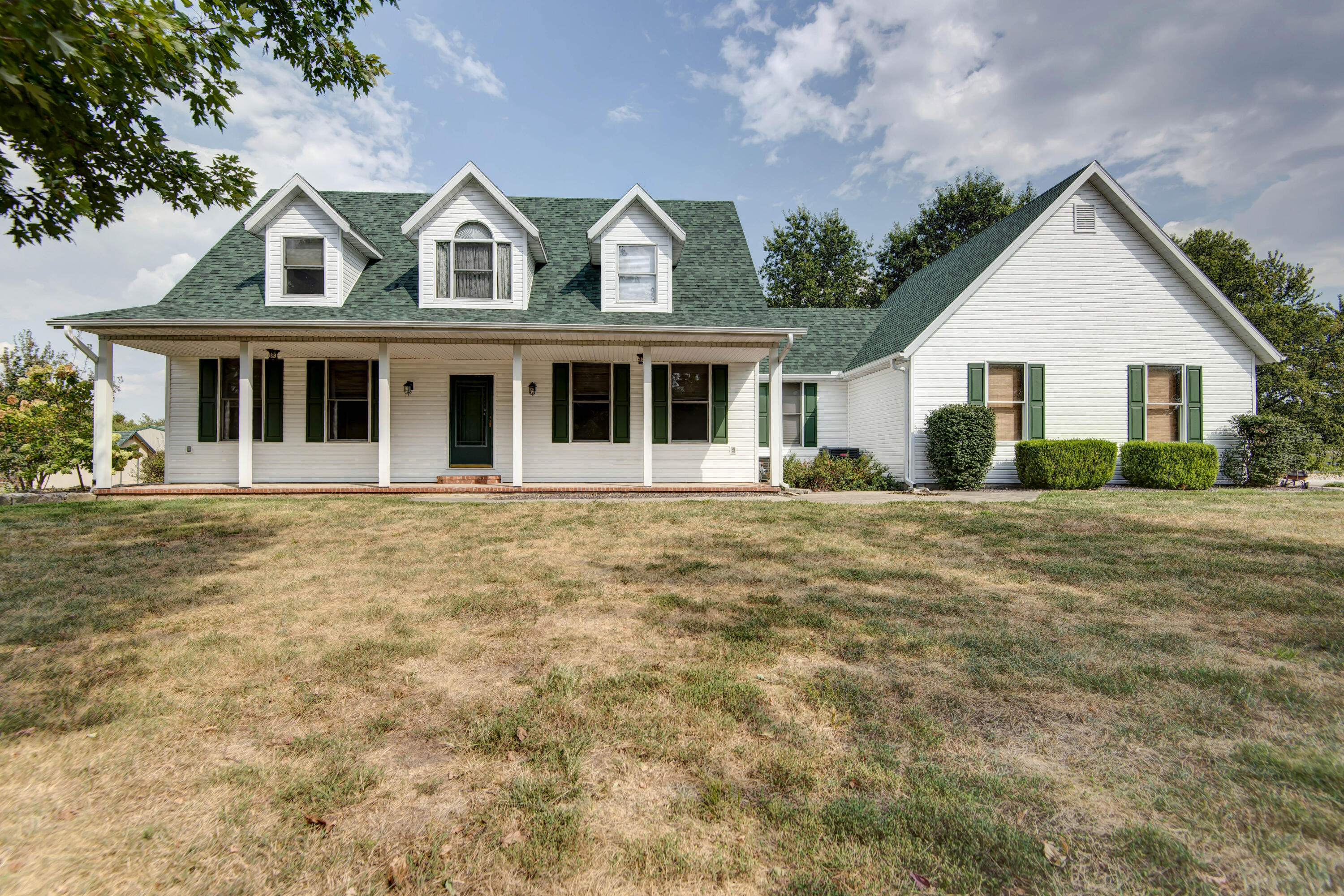1910 N Farm Road 97 1